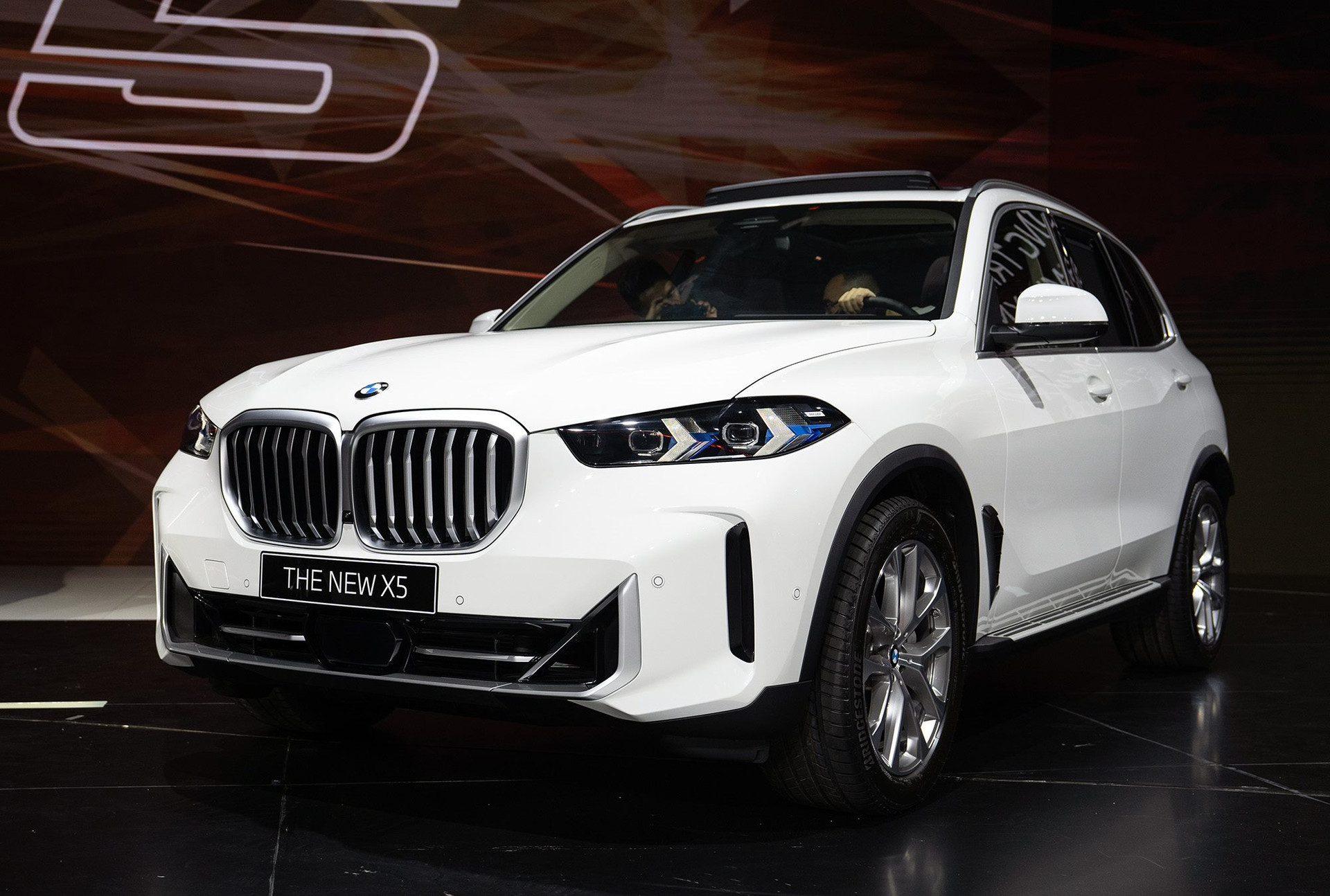 BMW X5 Made in Vietnam trong một lần trưng bày tại thành phố Hồ Chí Minh.