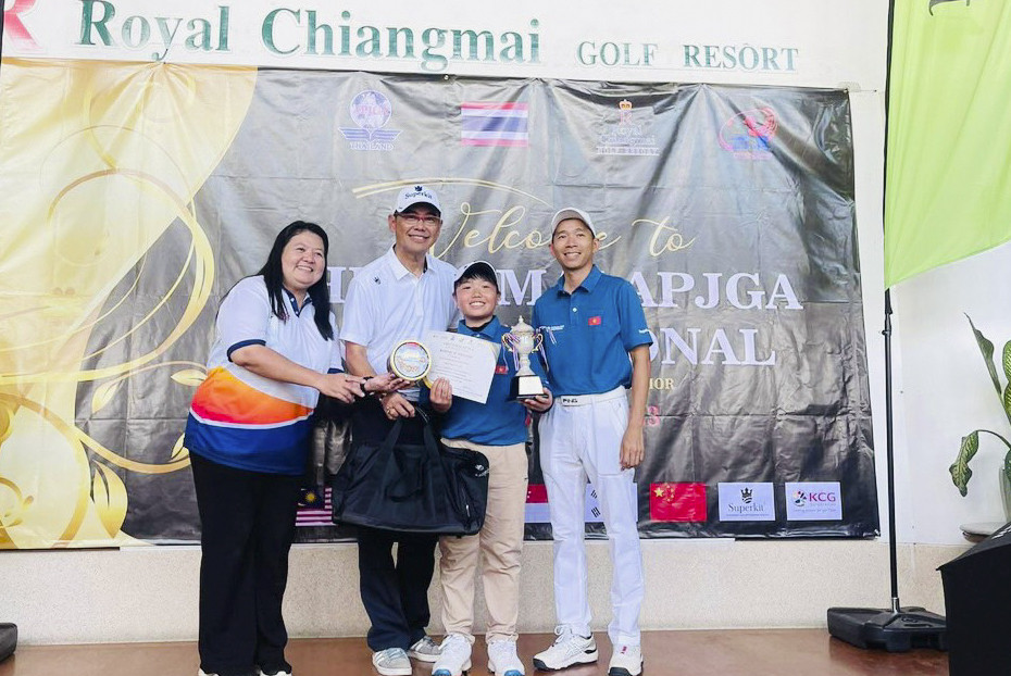 Bảo Huy xuất sắc giành giải 3 trong màu áo đội tuyển golf Việt Nam lứa tuổi U12 ở giải đấu tại Thái Lan. (Ảnh nhân vật cung cấp)
