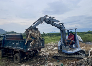 UBND xã Suối Tiên yêu cầu Công ty Cổ phần Thủy sản Bạc Liêu khắc phục vi phạm đổ chất thải nhựa ra môi trường