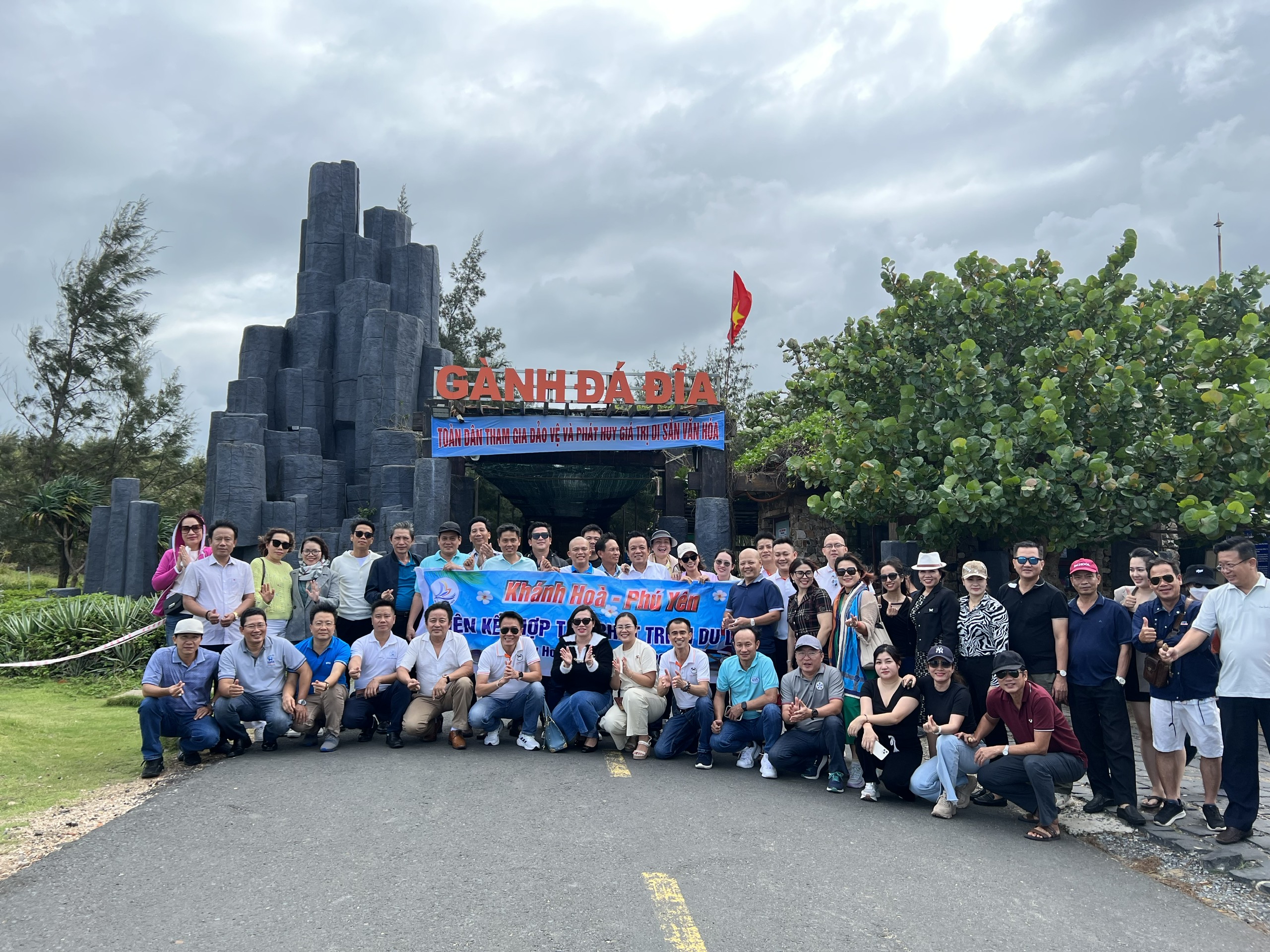 Đoàn công tác Sở Du lịch Khánh Hòa khảo sát du lịch tại tỉnh Phú Yên