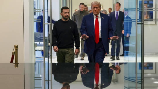 Bloomberg: Ông Trump đang định hình lại chính sách của Mỹ đối với Ukraine