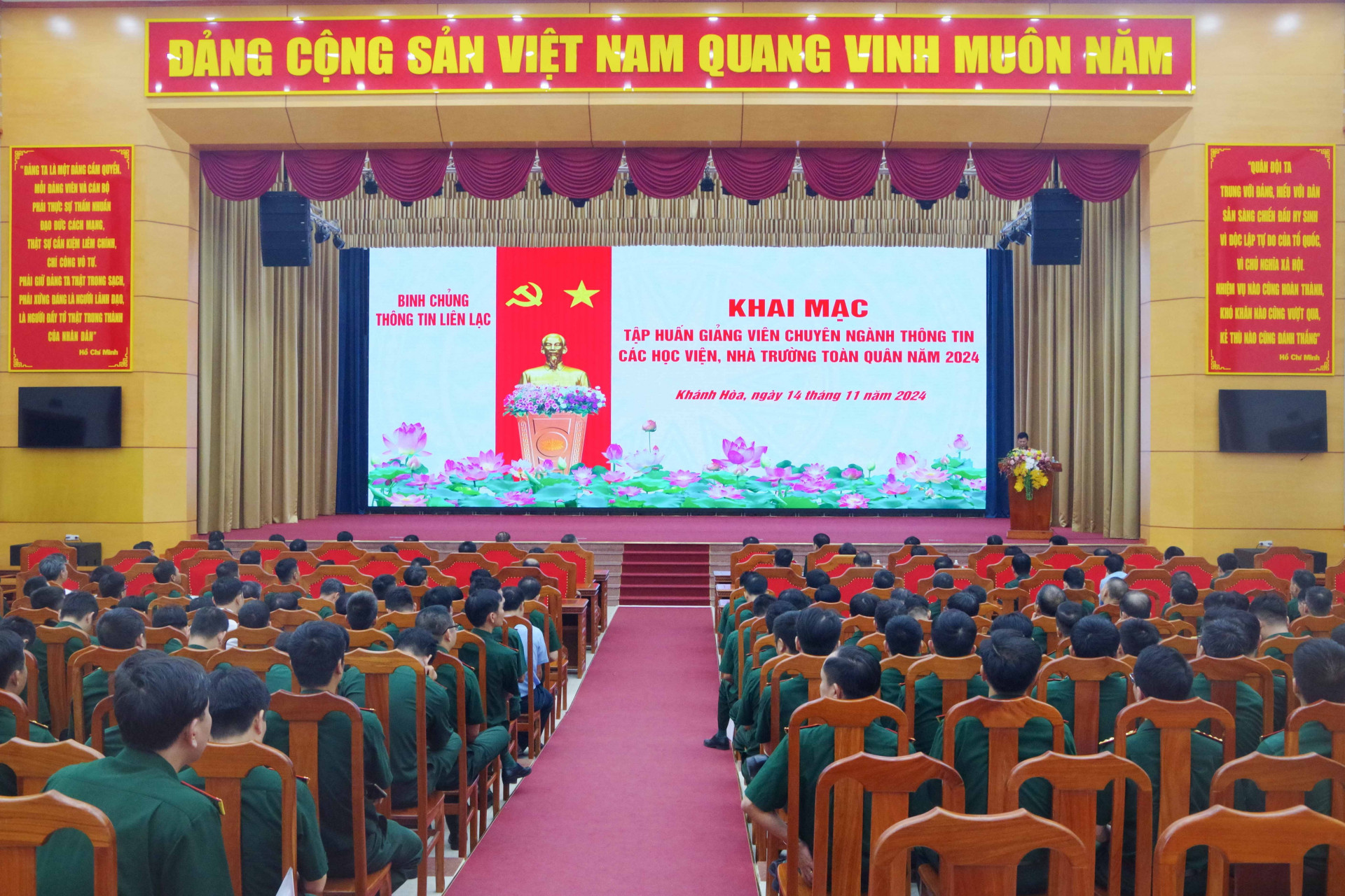 Quang cảnh lớp tập huấn.