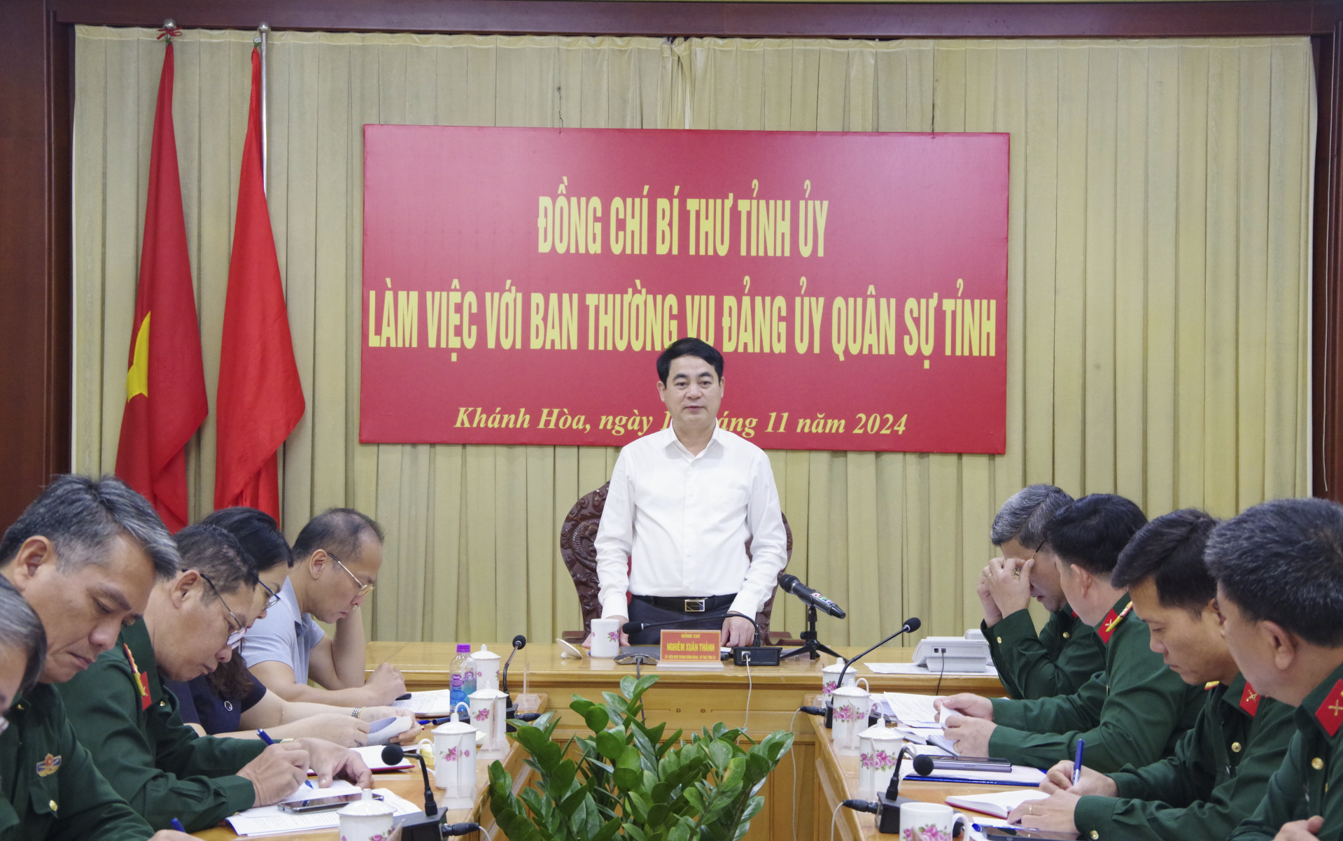 Bí thư Tỉnh ủy Nghiêm Xuân Thành làm việc với Ban Thường vụ Đảng ủy Quân sự tỉnh