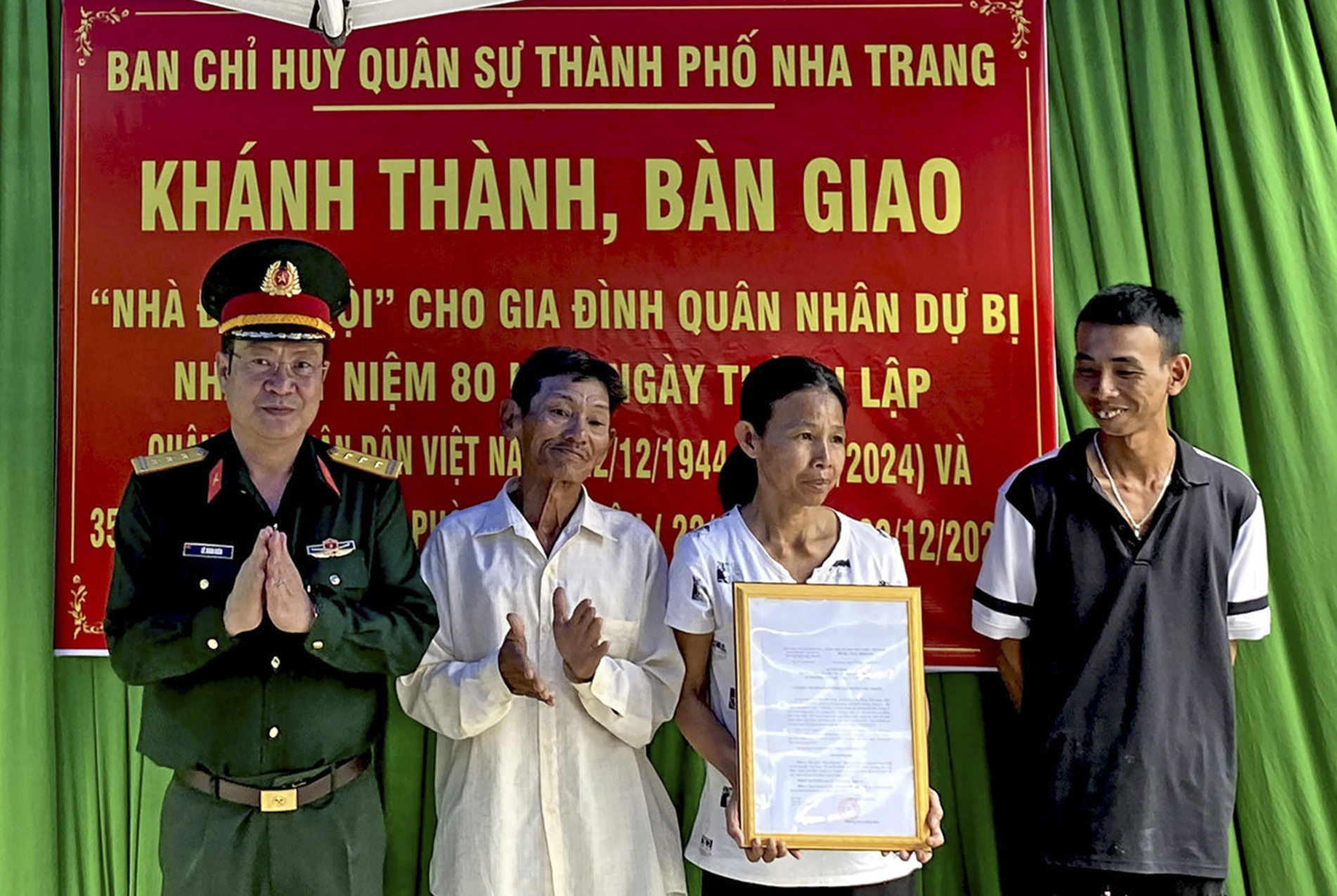 Ban Chỉ huy quân sự TP. Nha Trang: Bàn giao Nhà đồng đội cho 1 gia đình quân nhân dự bị