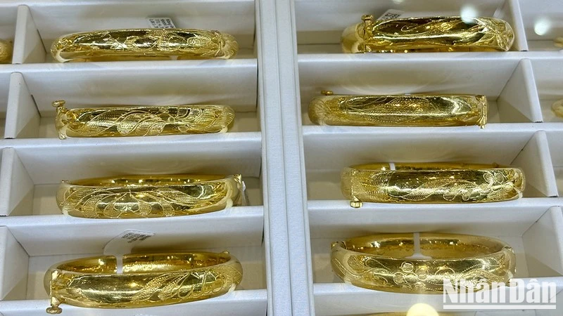 Giá vàng ngày 30/11: Vàng miếng SJC giữ nguyên, vàng nhẫn quay đầu giảm