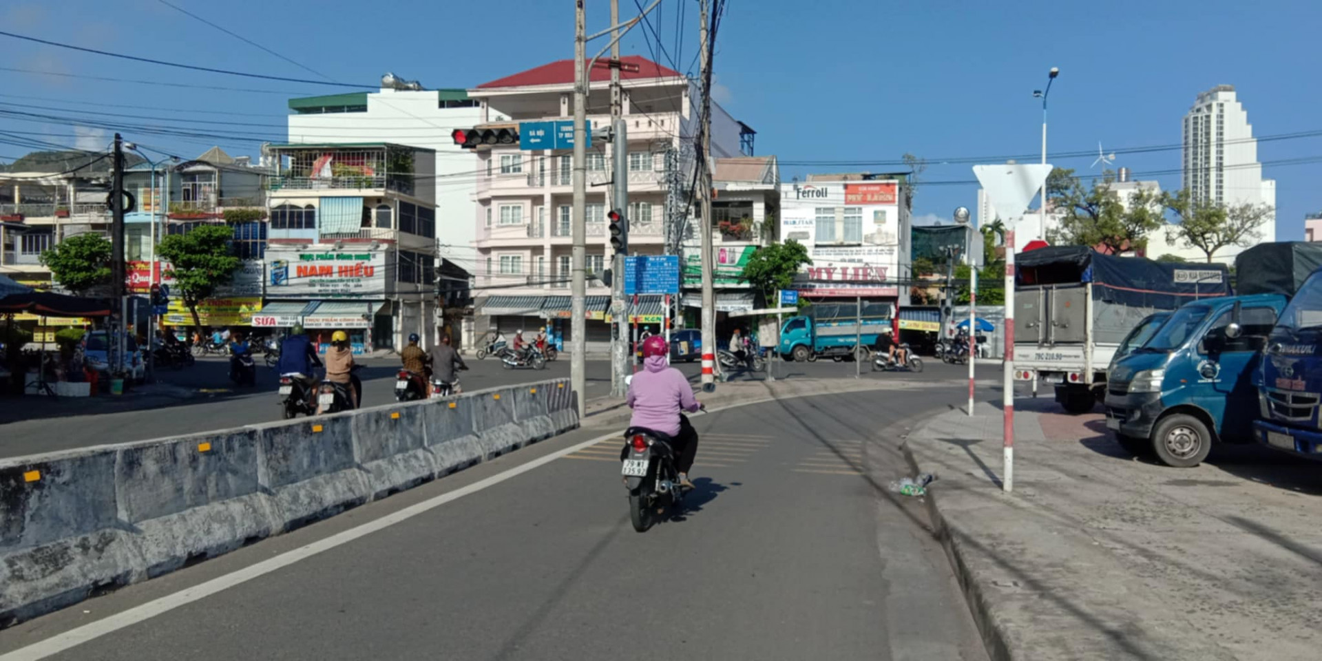 Cần làm mới biển báo