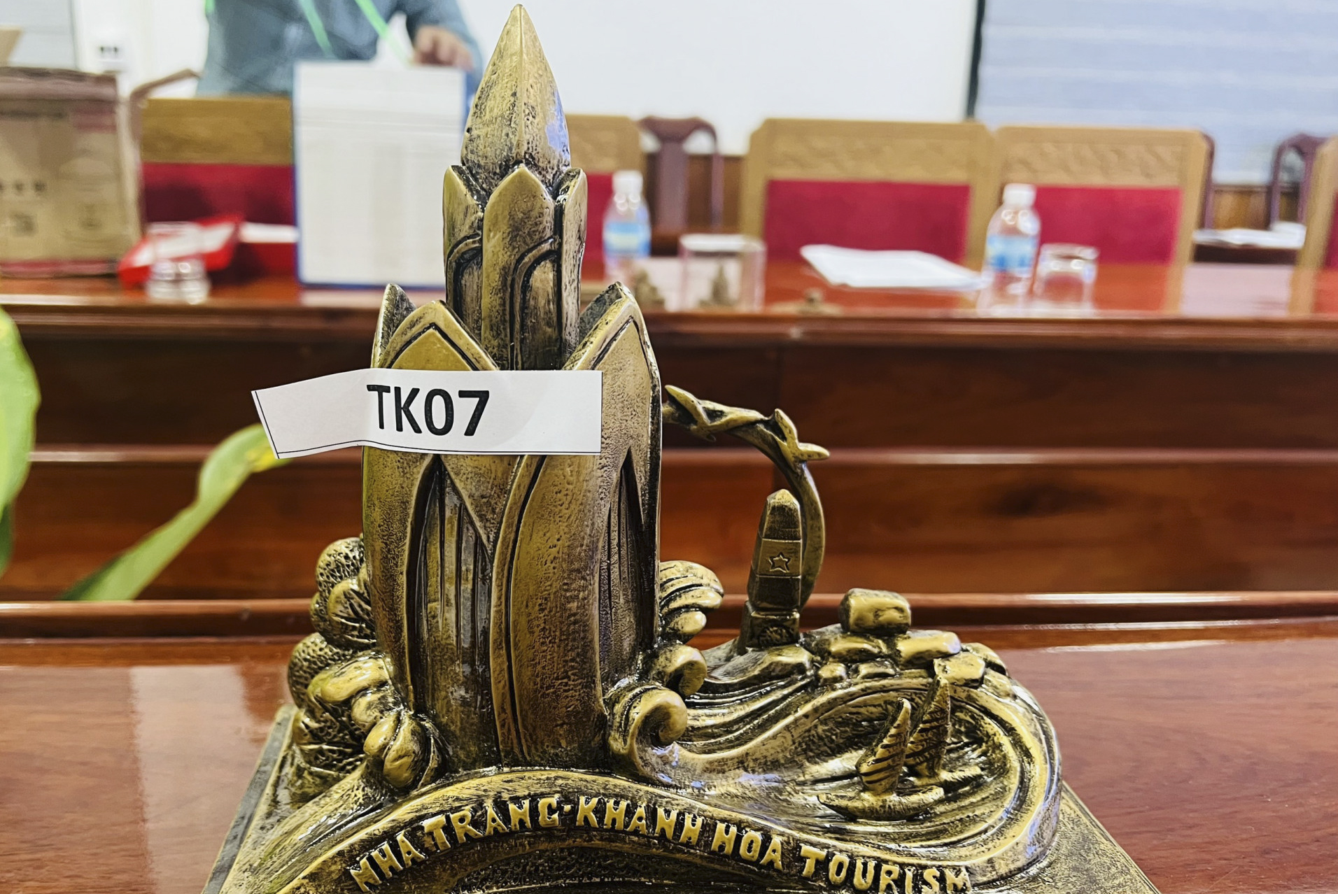 Họa sĩ Bùi Trung Chính đạt giải Nhất cuộc thi Thiết kế sản phẩm quà tặng Du lịch Nha Trang - Khánh Hòa