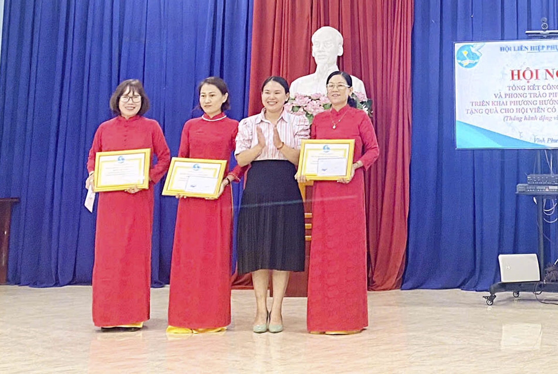 Biểu dương các tập thể có thành tích xuất sắc trong công tác hội và phong trào phụ nữ 2024.