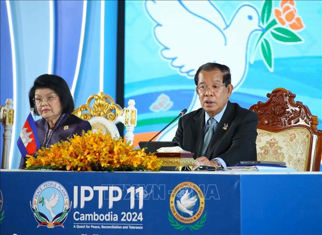 Ông Samdech Techo Hun Sen, Chủ tịch Đảng Nhân dân Campuchia, Chủ tịch Thượng viện Campuchia chia sẻ thông điệp đặc biệt về “Kinh nghiệm lãnh đạo và tầm nhìn hòa bình” từ thực tiễn đất nước Campuchia. Ảnh: Huỳnh Thảo/TTXVN

