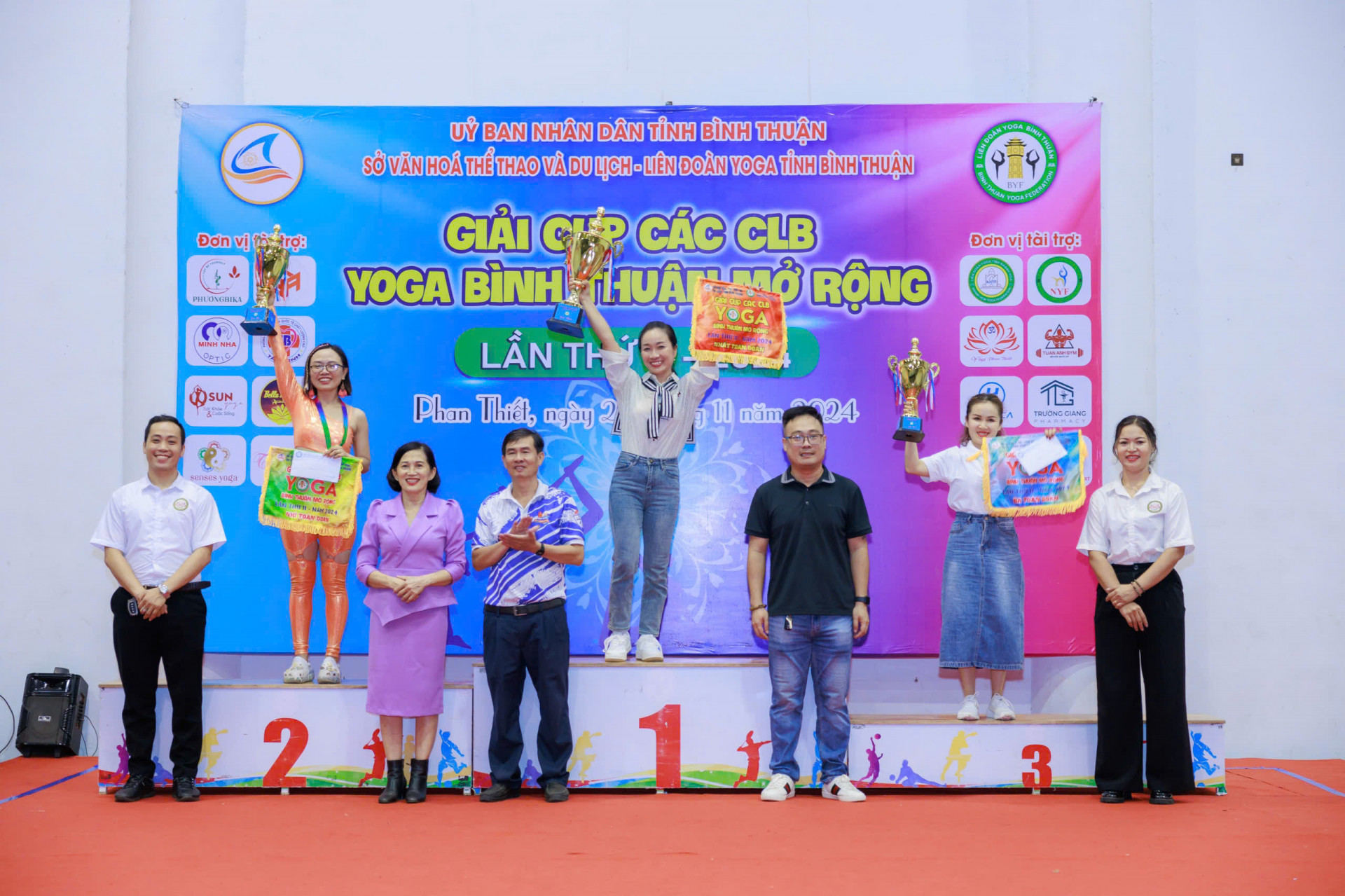 Khanh Hoa’s yoga team win third place at Binh Thuan Province yoga club open cup 2024 

