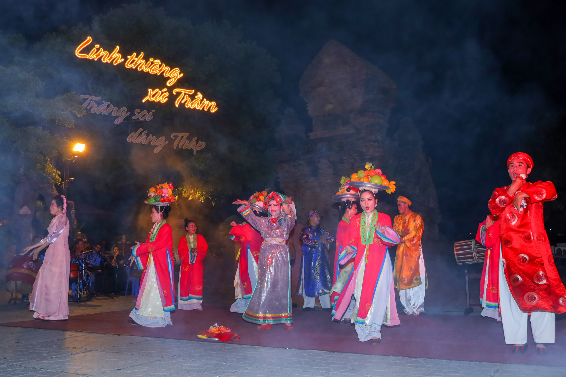 A art performance at Ponagar Temple

