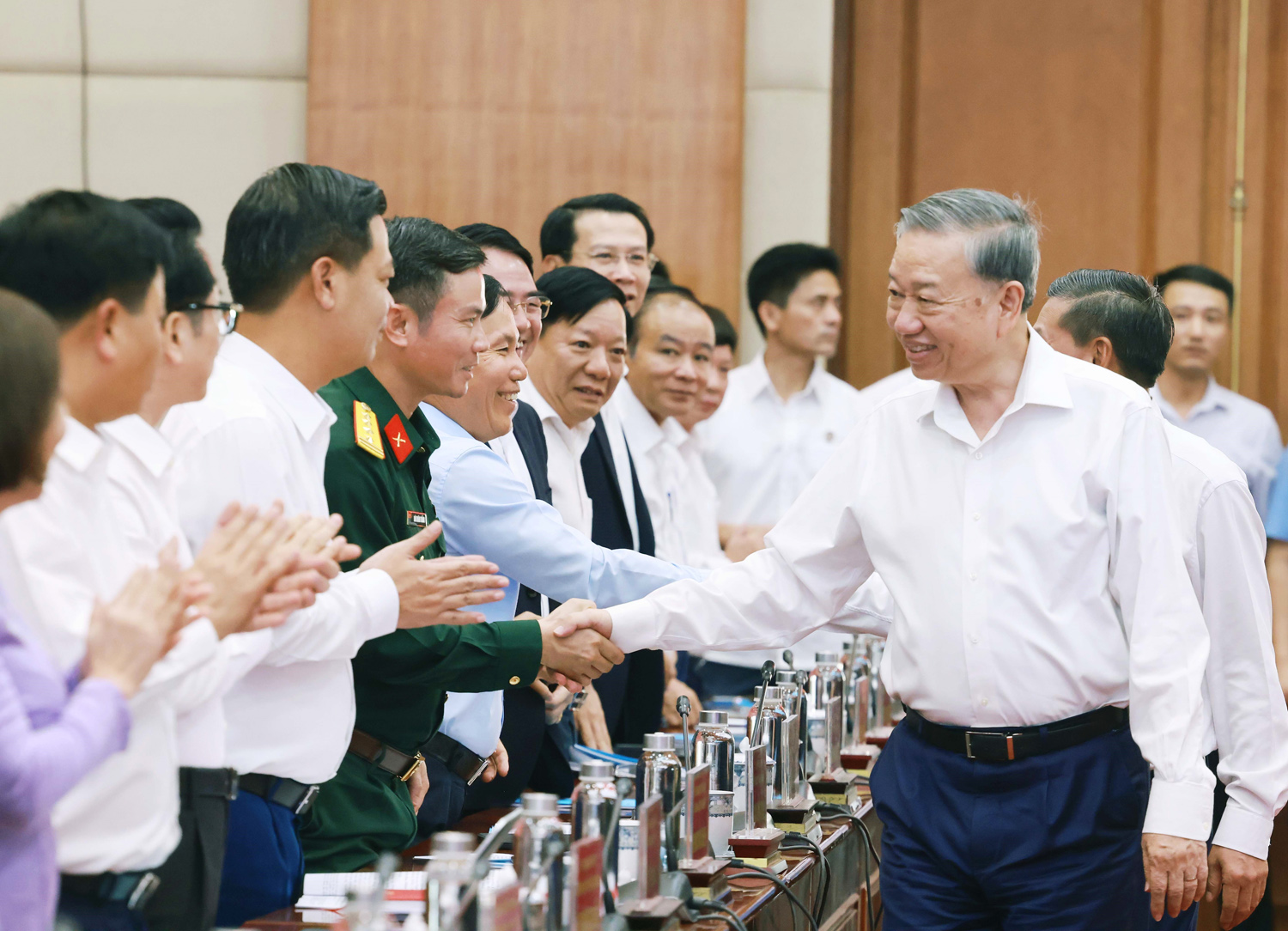 Tư tưởng Hồ Chí Minh về chỉnh huấn cán bộ, đảng viên và một số giải pháp trong công tác xây dựng, chỉnh đốn Đảng hiện nay