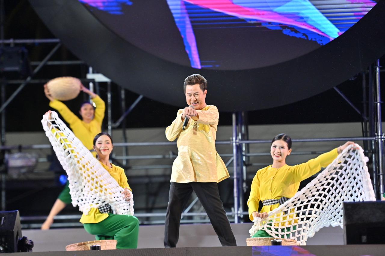 A music performance at the opening ceremony

