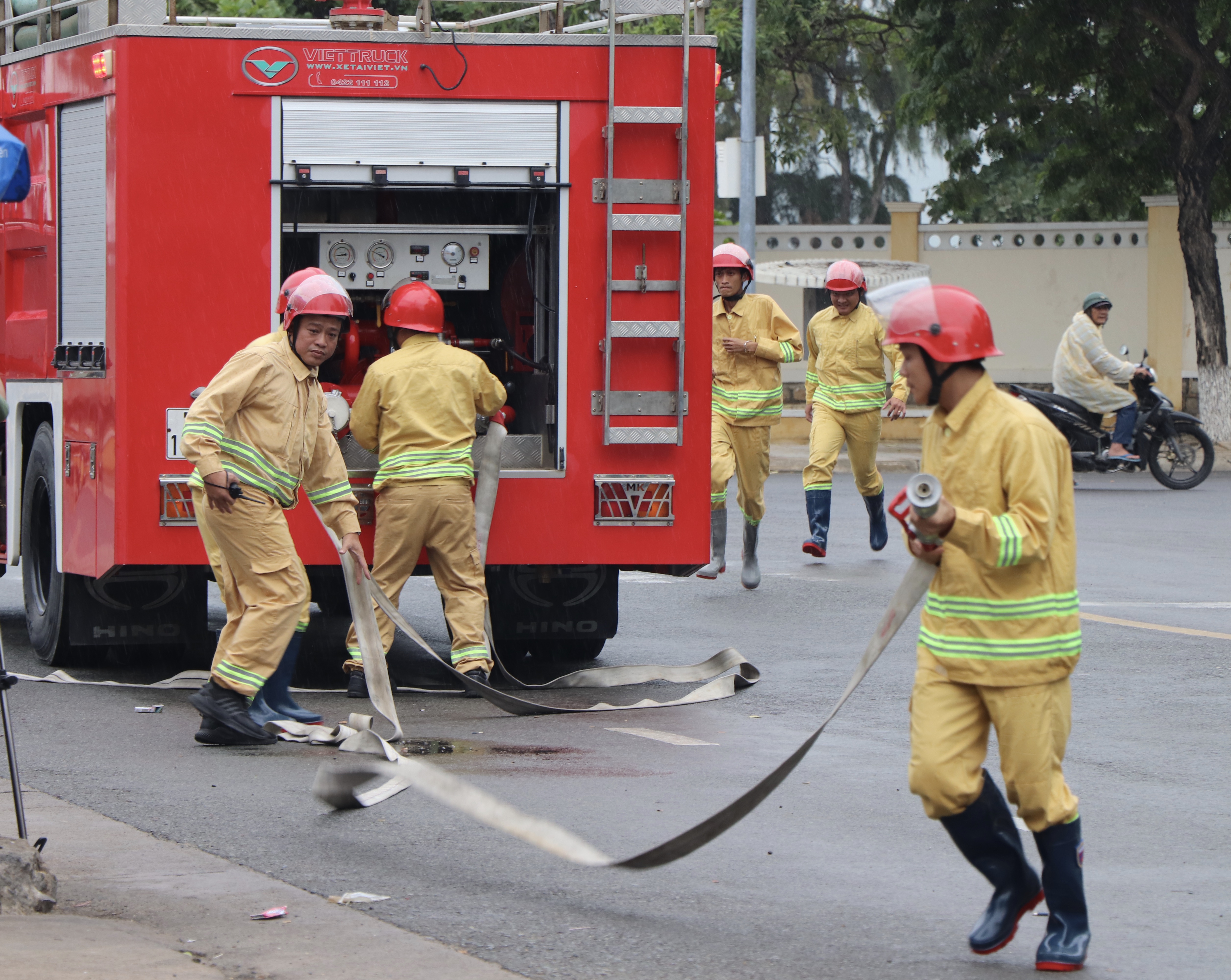 TP: Nha Trang: Hơn 70 người tham gia diễn tập phương án chữa cháy và cứu nạn, cứu hộ tại Cửa hàng xăng dầu số 19  