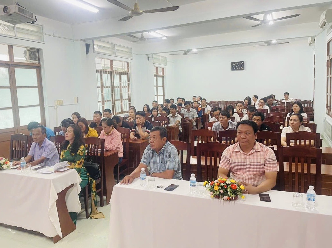 Đảng ủy Khối Doanh nghiệp tỉnh: Bồi dưỡng nhận thức về Đảng cho 60 quần chúng ưu tú