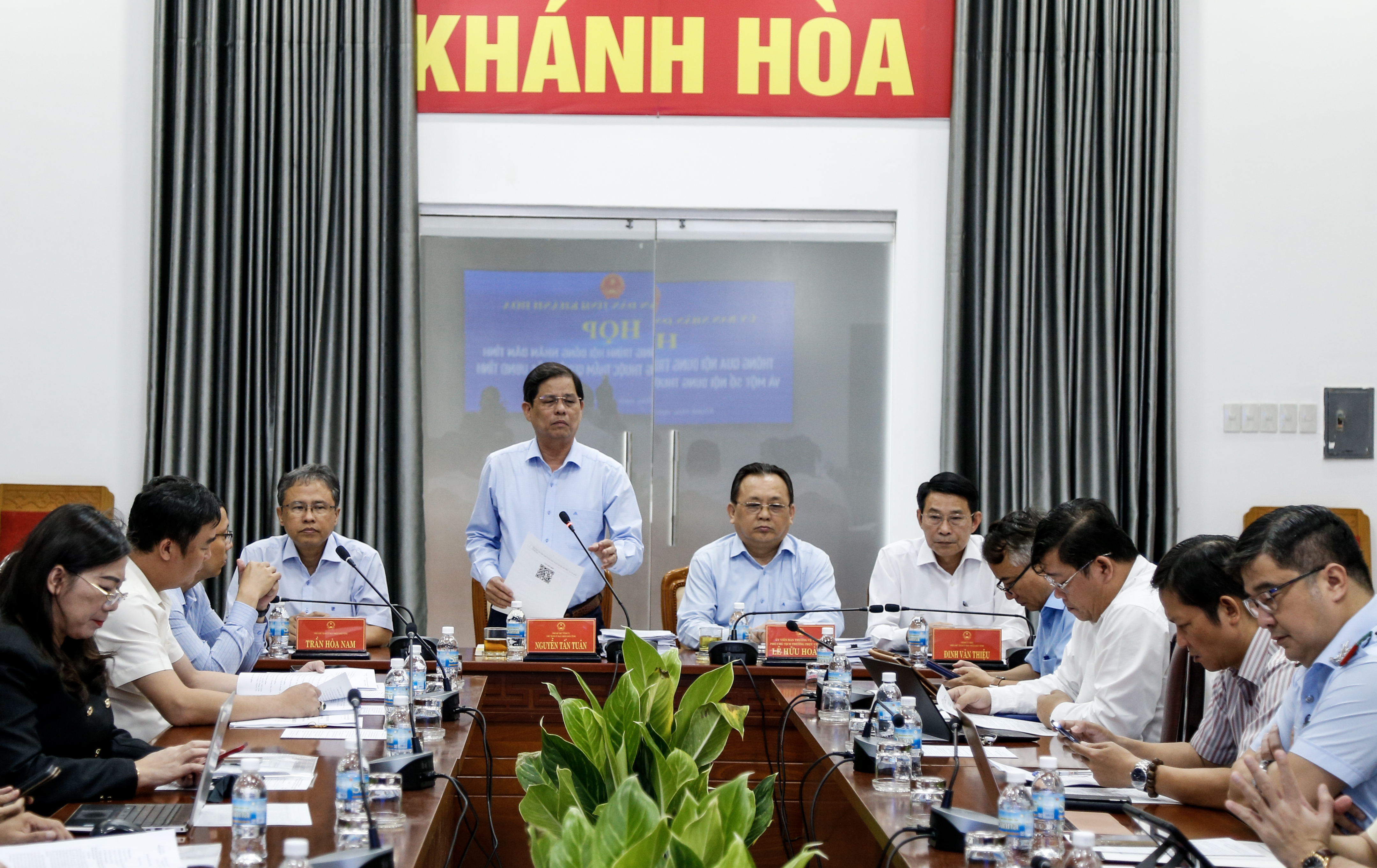 UBND tỉnh thống nhất các nội dung sẽ trình tại Kỳ họp thứ 16 HĐND tỉnh khóa VII