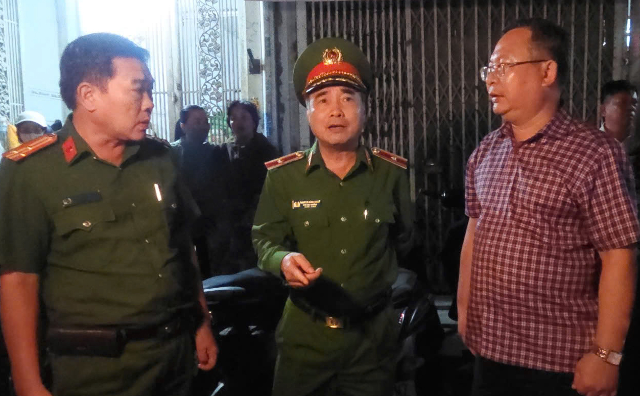 Đoàn công tác Bộ Công an điều tra hiện trường vụ cháy nhà làm 4 người thiệt mạng