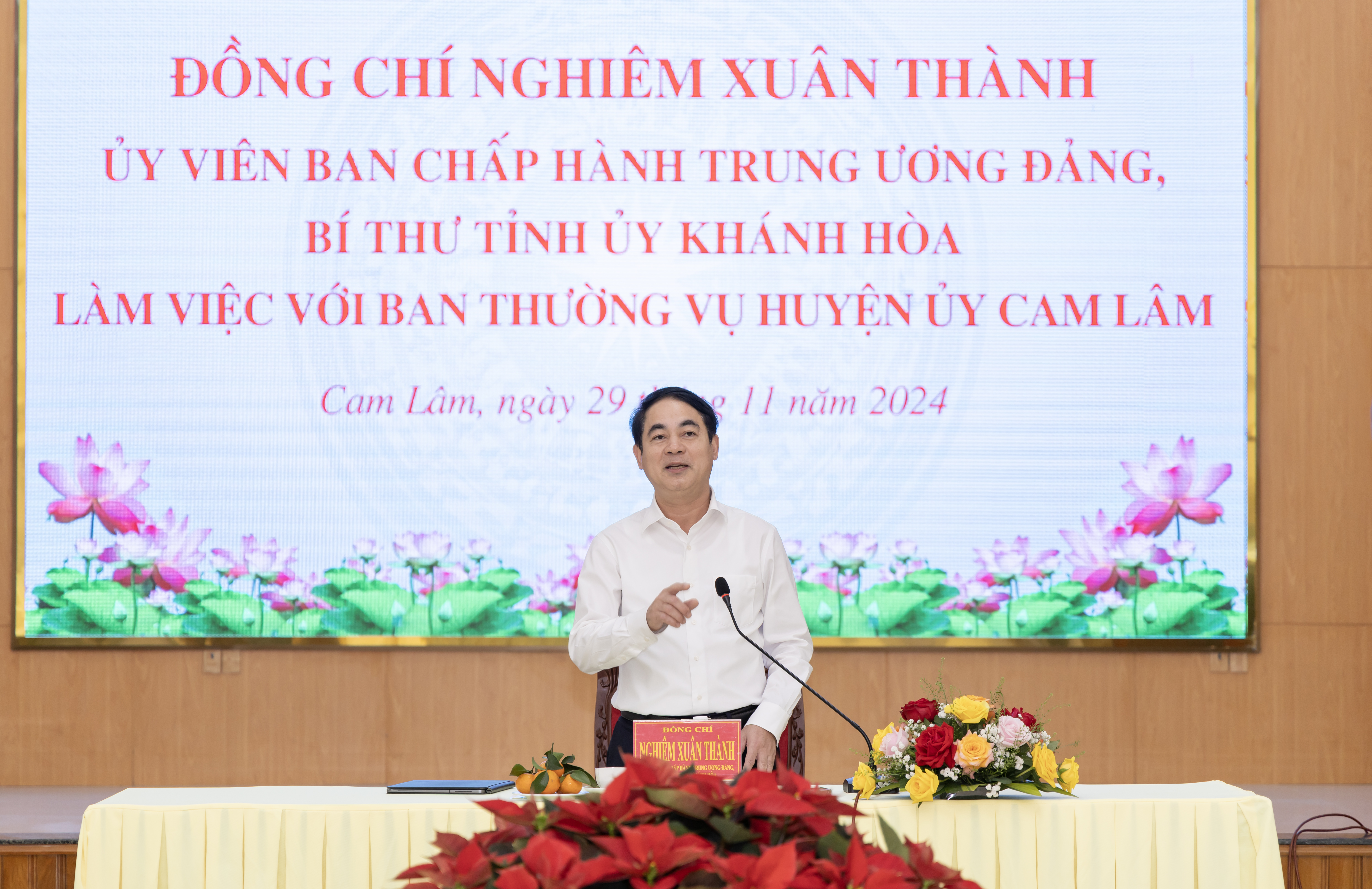 Bí thư Tỉnh ủy Nghiêm Xuân Thành làm việc với Ban Thường vụ Huyện ủy Cam Lâm