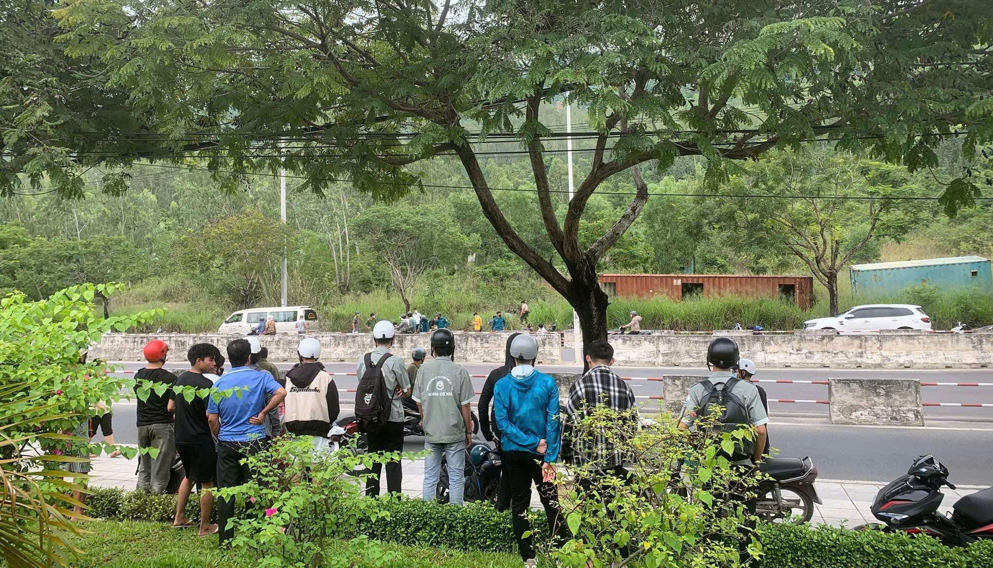 Phát hiện thi thể người đàn ông trong container dưới chân núi Phước Đồng