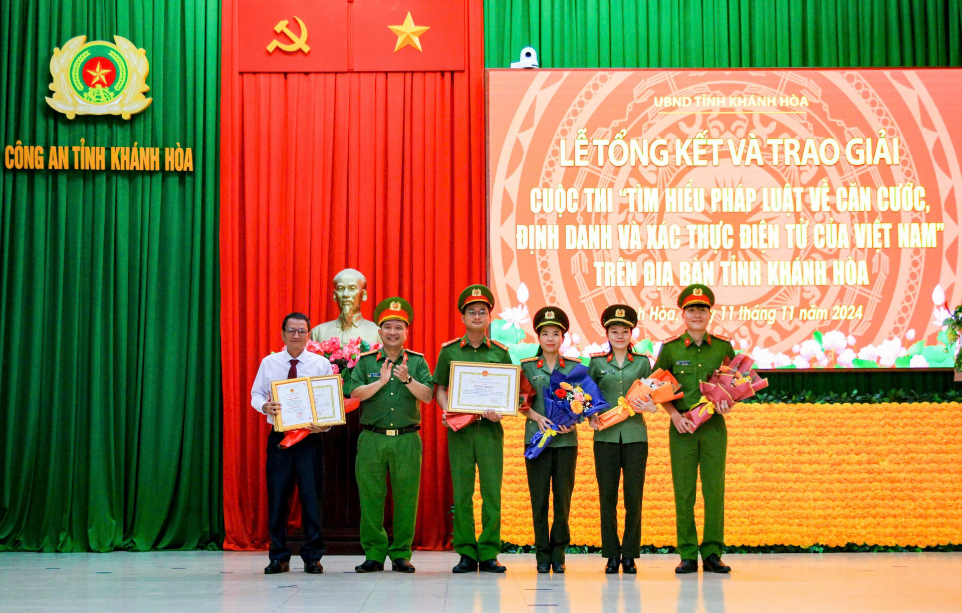 UBND tỉnh Khánh Hòa: Trao giải cuộc thi tìm hiểu pháp luật về căn cước, định danh và xác thực điện tử