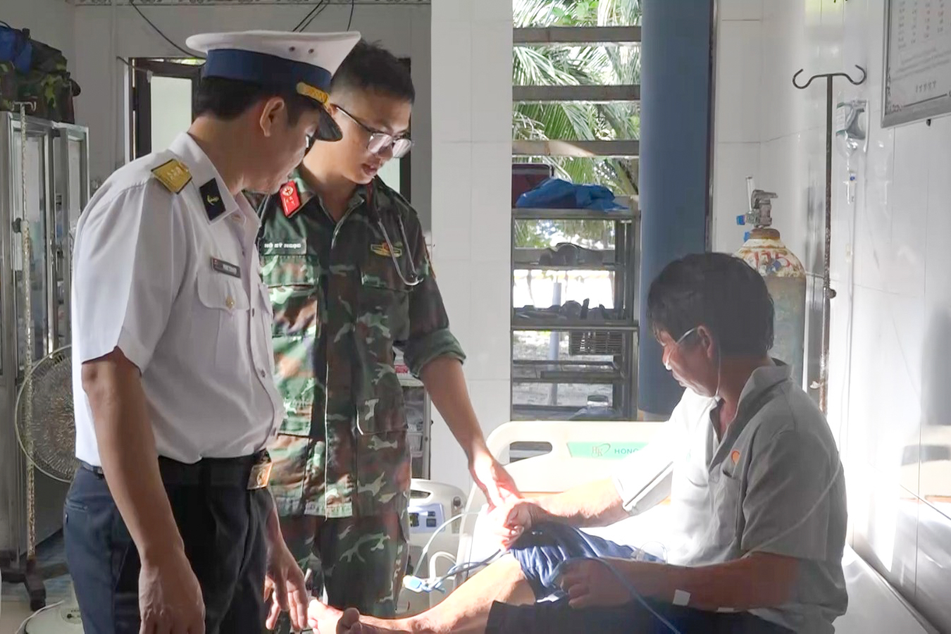 Bệnh xá đảo Trường Sa tiếp nhận, điều trị cho ngư dân tỉnh Phú Yên