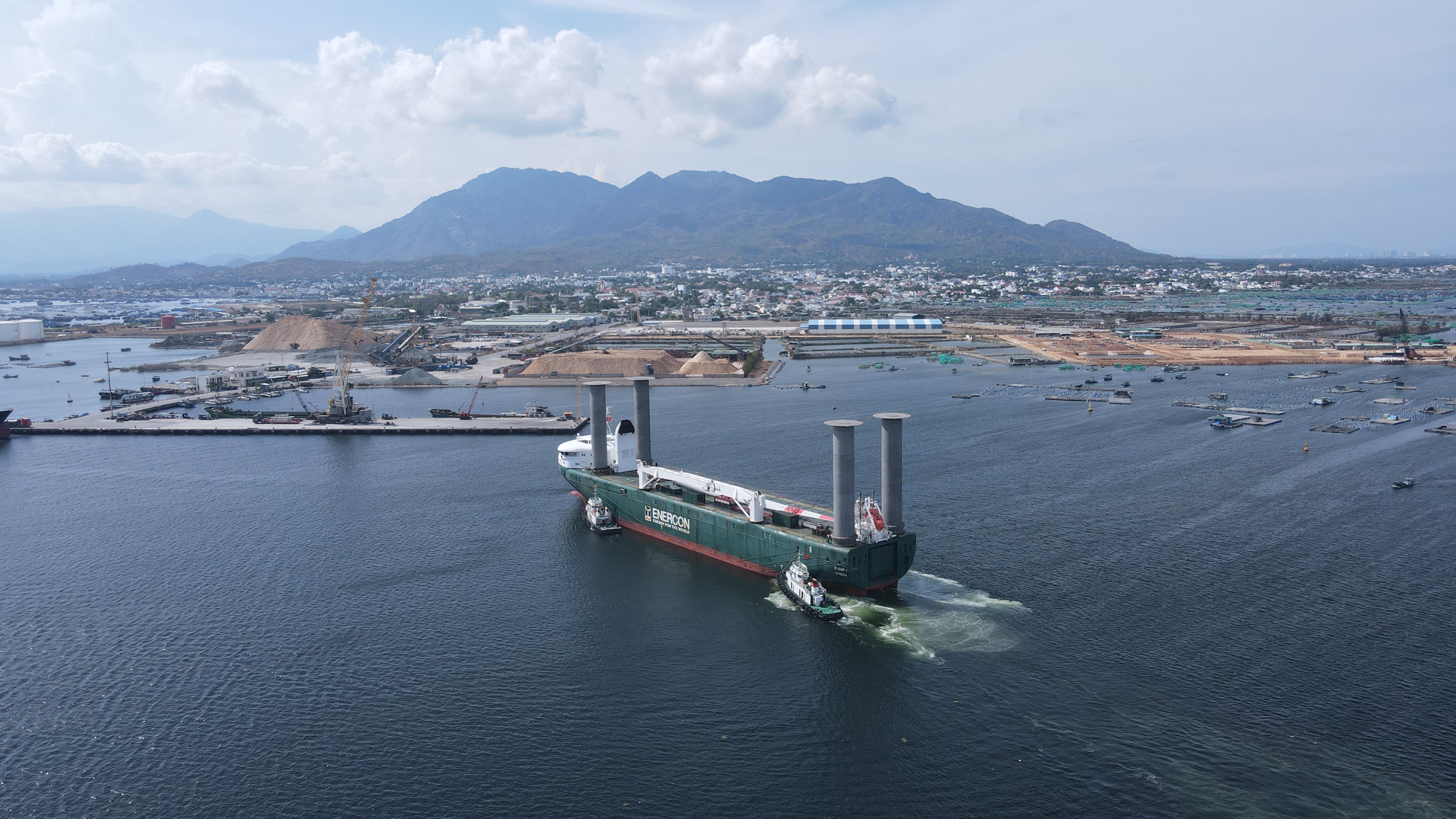 Thu ngân sách vượt dự toán trước 2 tháng