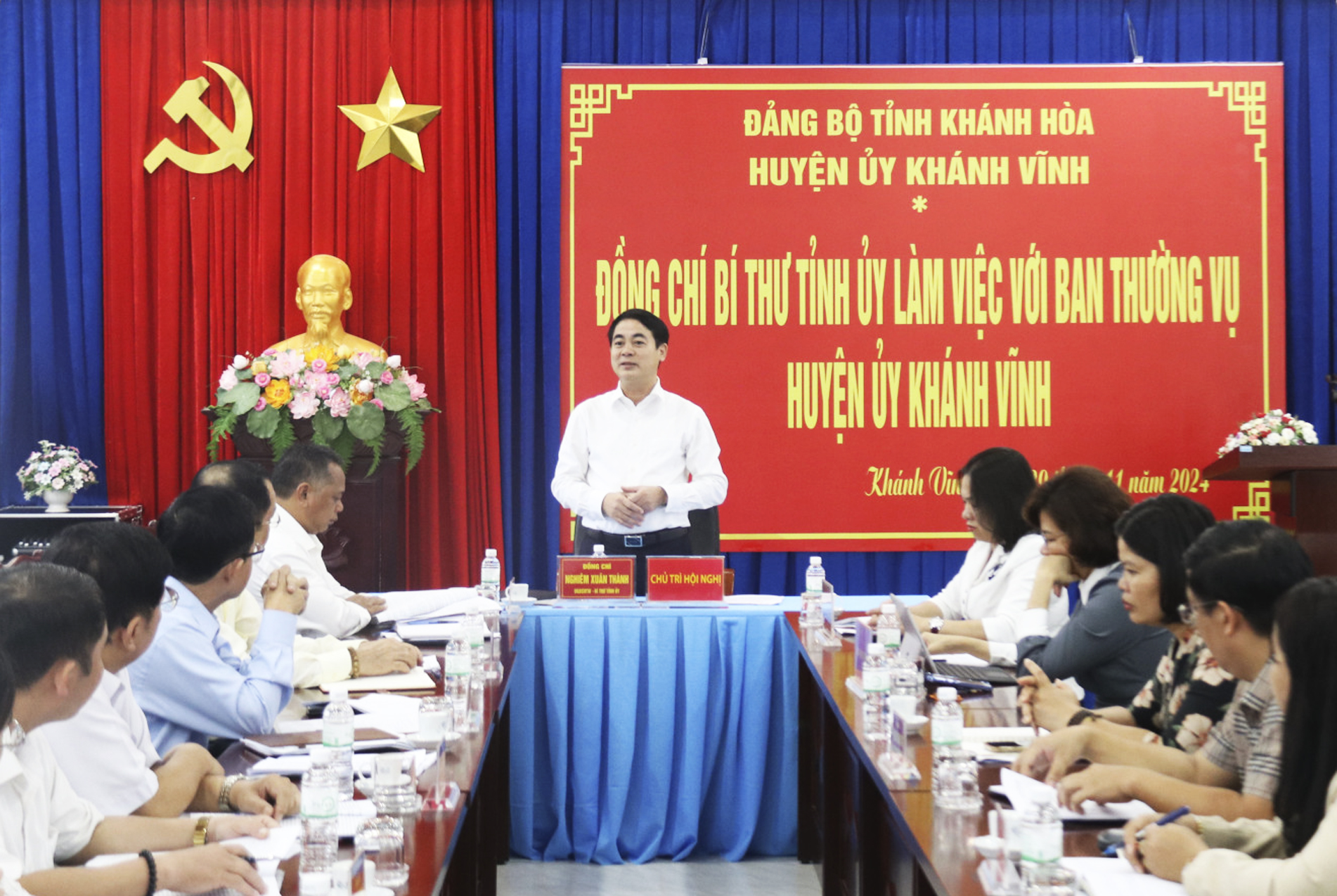 Bí thư Tỉnh ủy Nghiêm Xuân Thành làm việc với Ban Thường vụ Huyện ủy Khánh Vĩnh