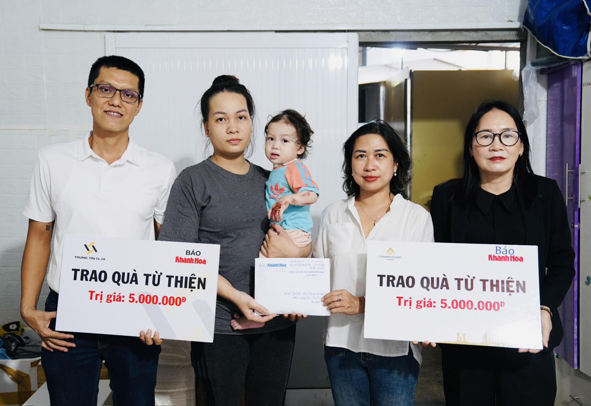 VIDEO: Bạn đọc ủng hộ hơn 90 triệu đồng cho bé Nguyễn Bảo Ngọc Diệp