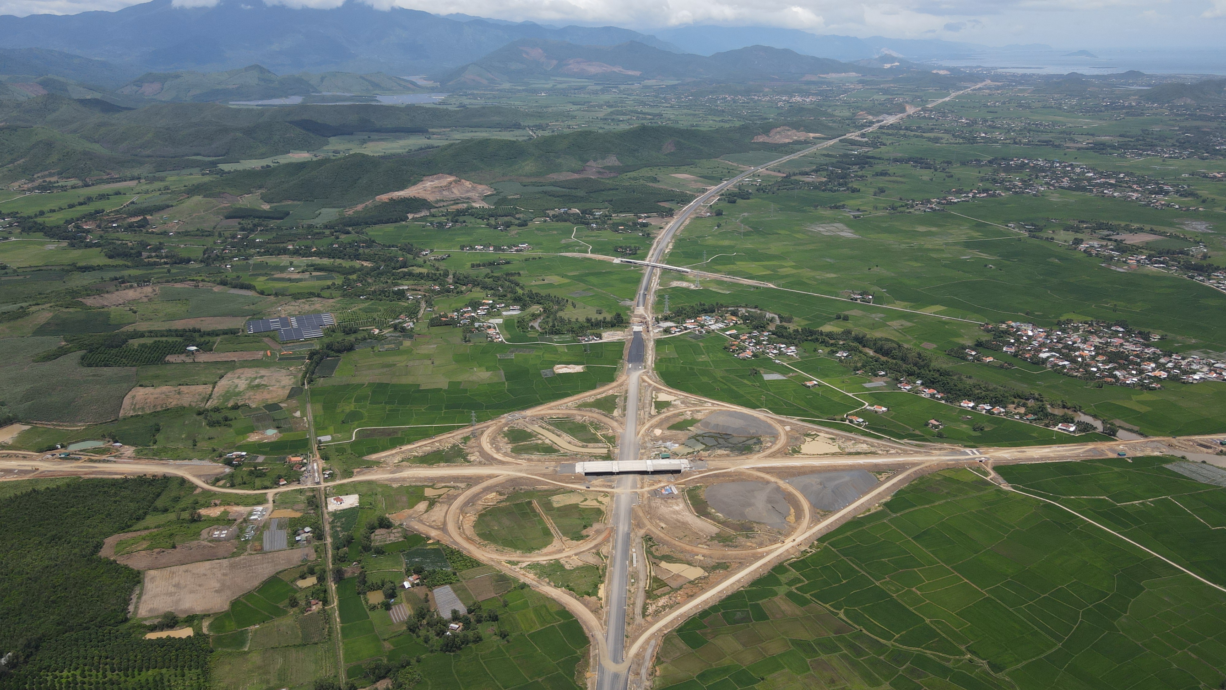 Triển khai đợt thi đua cao điểm “500 ngày đêm thi đua hoàn thành 3.000km đường bộ cao tốc” trên địa bàn tỉnh