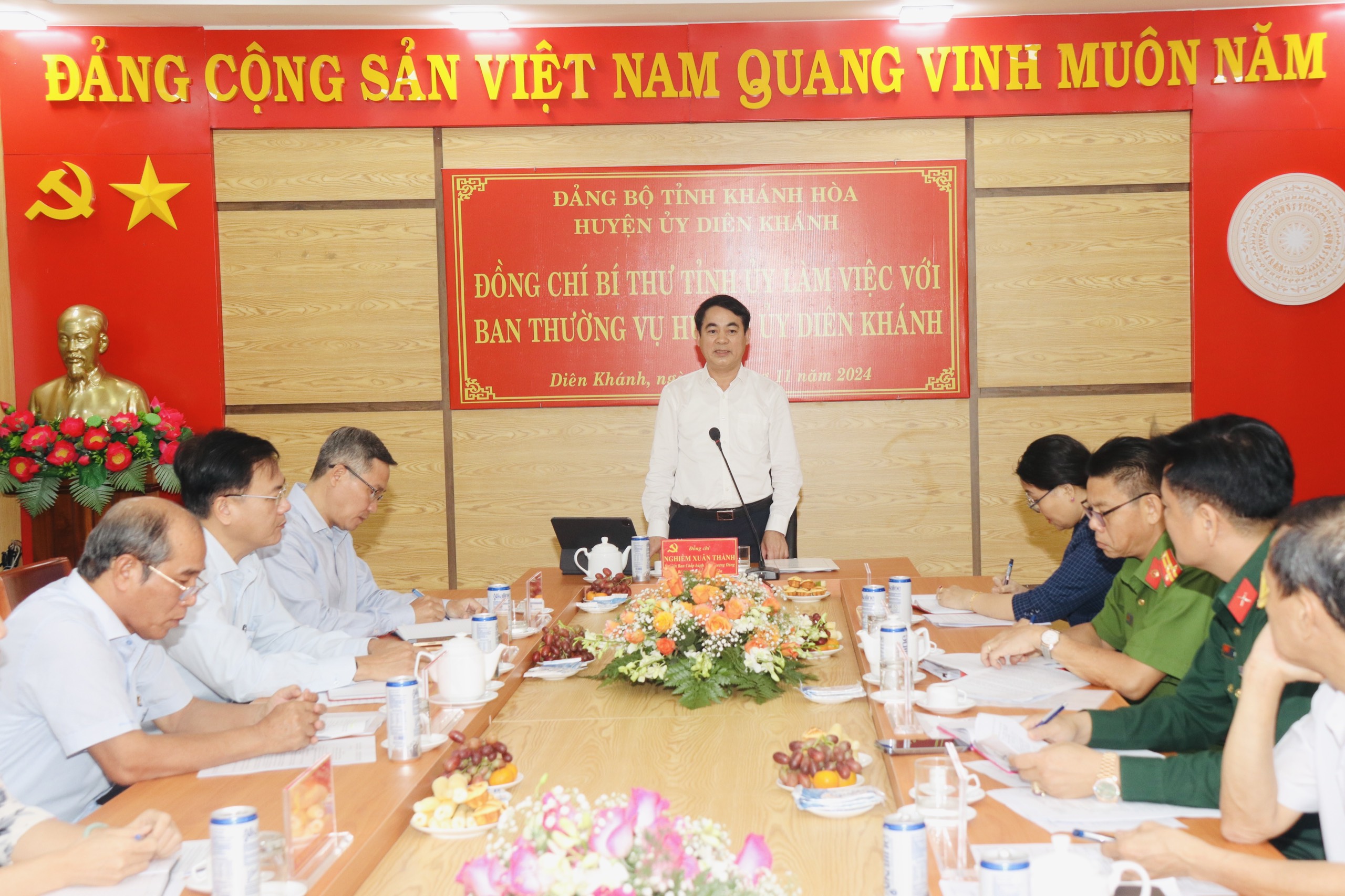 Bí thư Tỉnh ủy Nghiêm Xuân Thành làm việc với Ban Thường vụ Huyện ủy Diên Khánh
