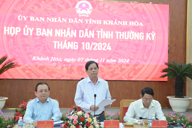 Podcast: Bản tin ngày 8-11