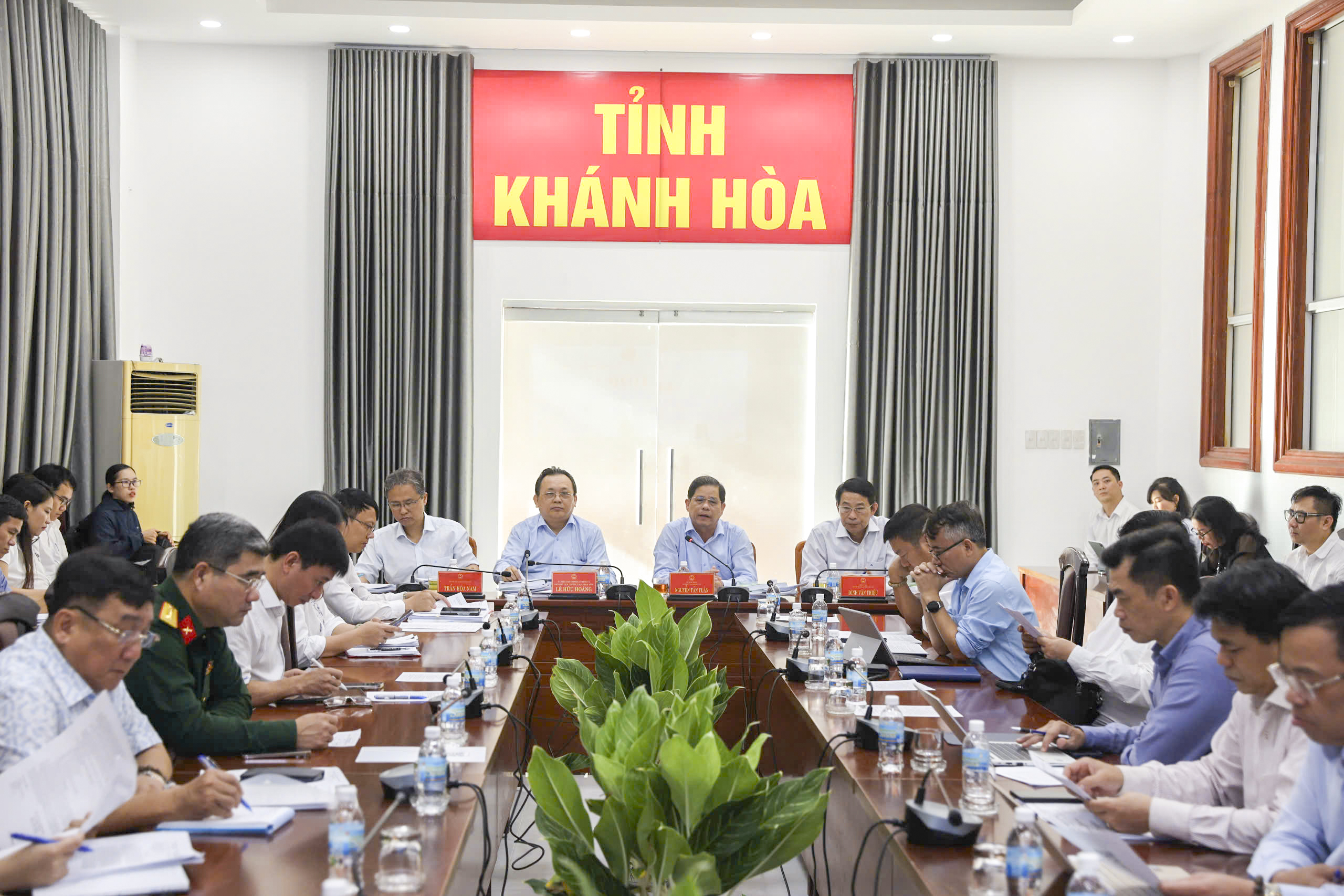 UBND tỉnh họp thông qua một số nội dung trình HĐNĐ tỉnh tại Kỳ họp thứ 16