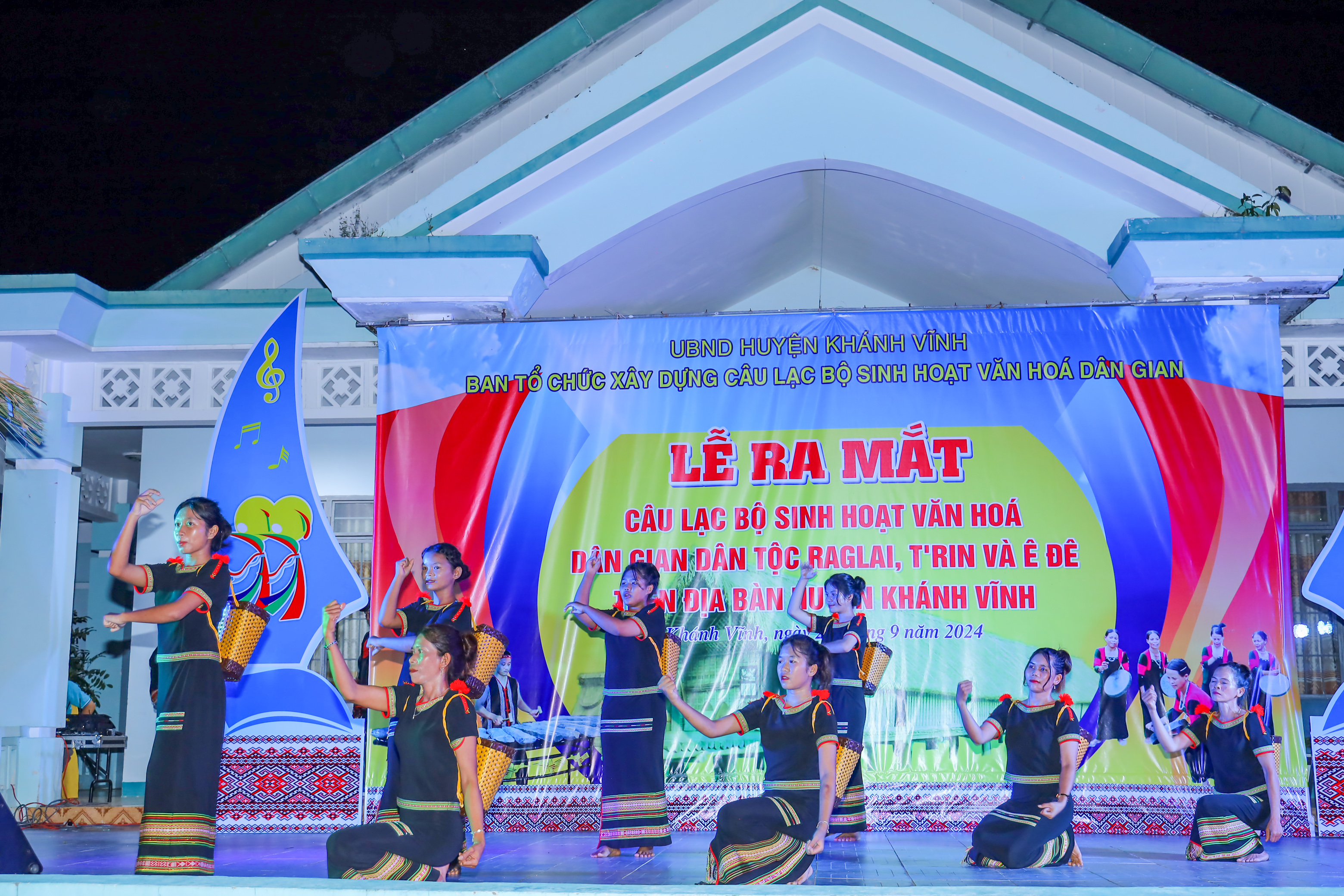 Xây dựng môi trường văn hóa cơ sở