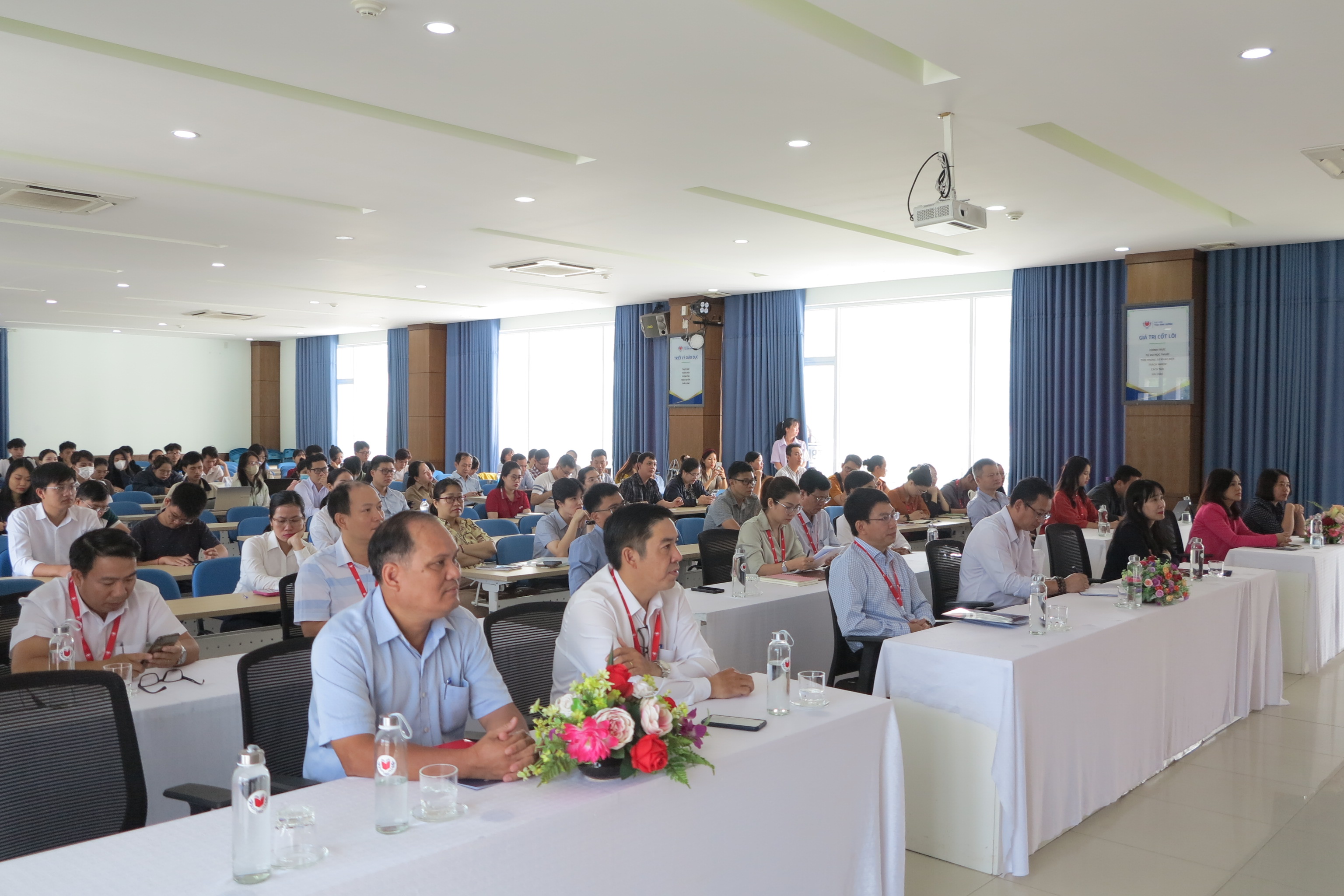 Đảng ủy Khối Các cơ quan tỉnh Khánh Hòa: Bồi dưỡng nhận thức về Đảng cho 102 quần chúng ưu tú