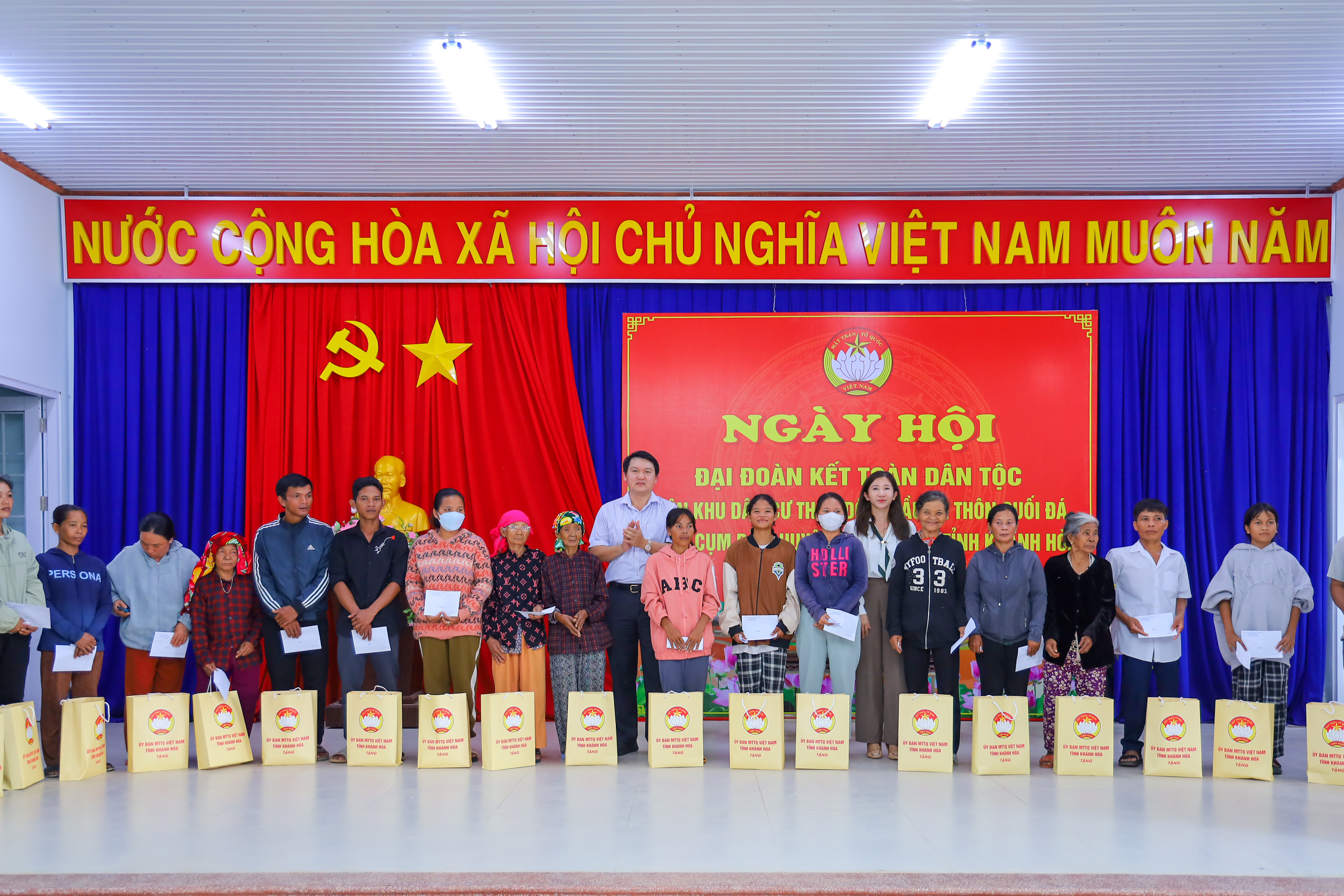 Ngày hội Đại đoàn kết toàn dân tộc tại liên khu dân cư thôn Dốc Trầu và thôn Suối Đá