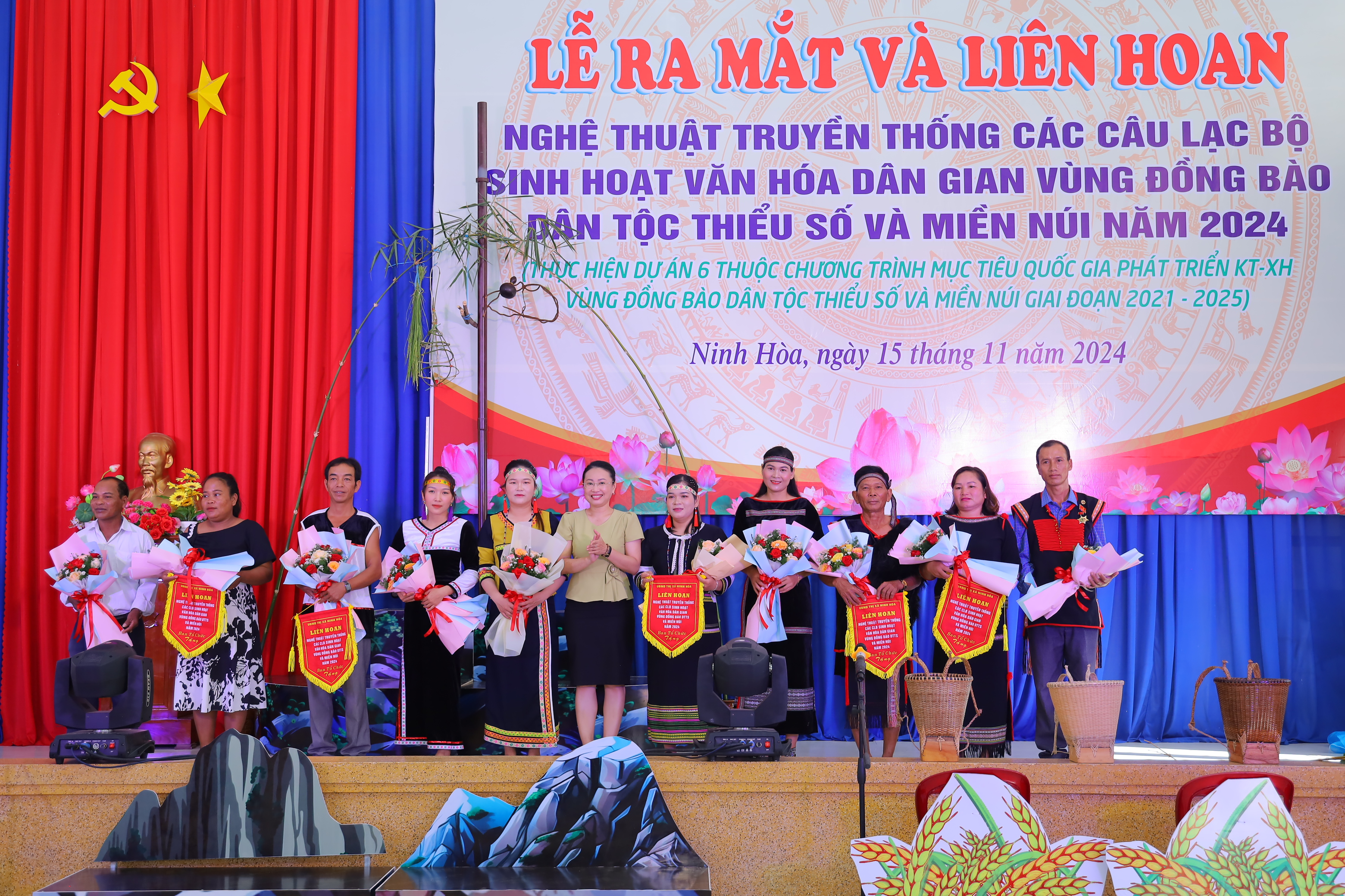 Thị xã Ninh Hòa: Lễ ra mắt và liên hoan các câu lạc bộ sinh hoạt văn hóa dân gian