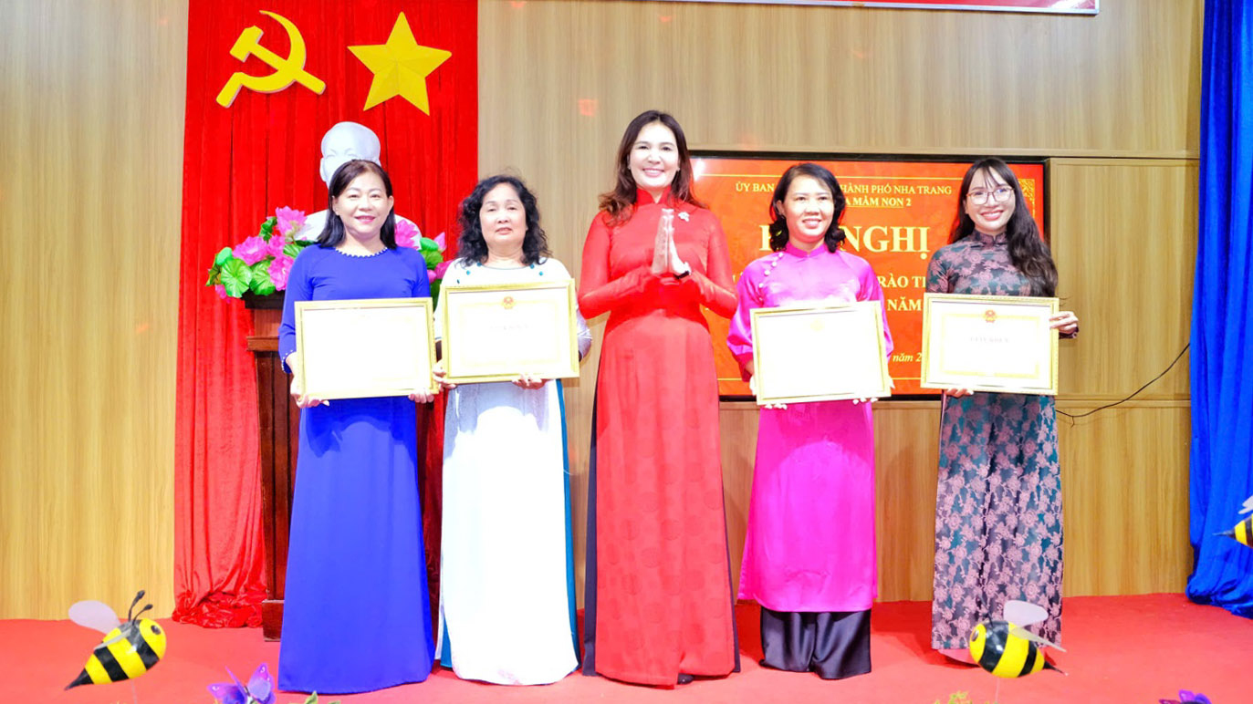 Khối thi đua mầm non 2 TP. Nha Trang: Ký kết giao ước thi đua năm học 2024 - 2025