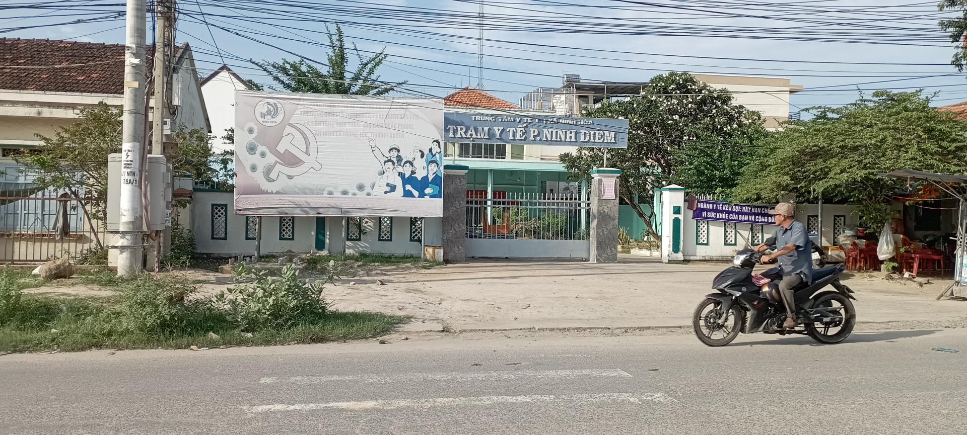 Pa nô tuyên truyền đã cũ