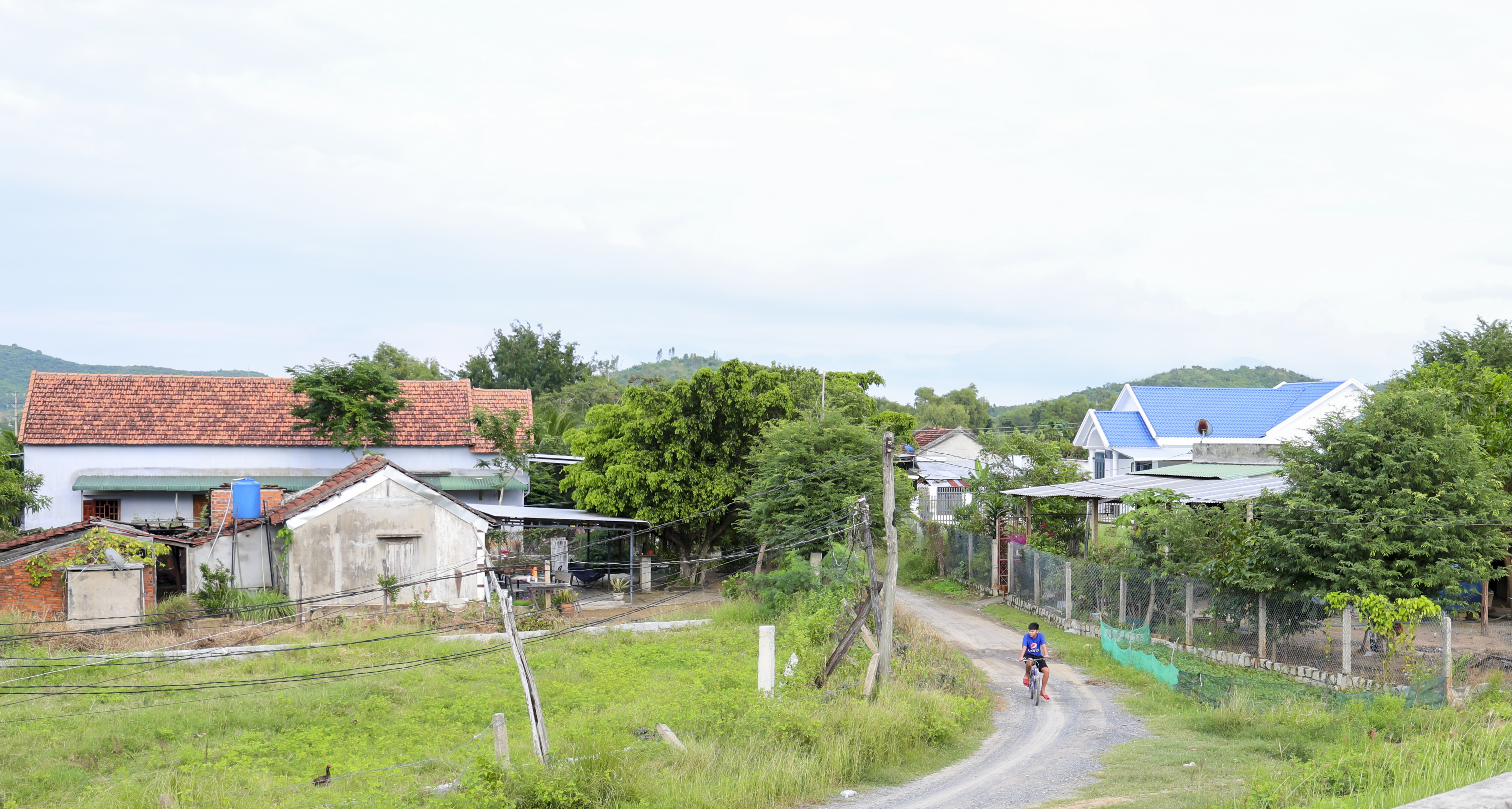 Đất chồng lấn ở các hồ chứa nước: Nhiều năm chưa được giải quyết