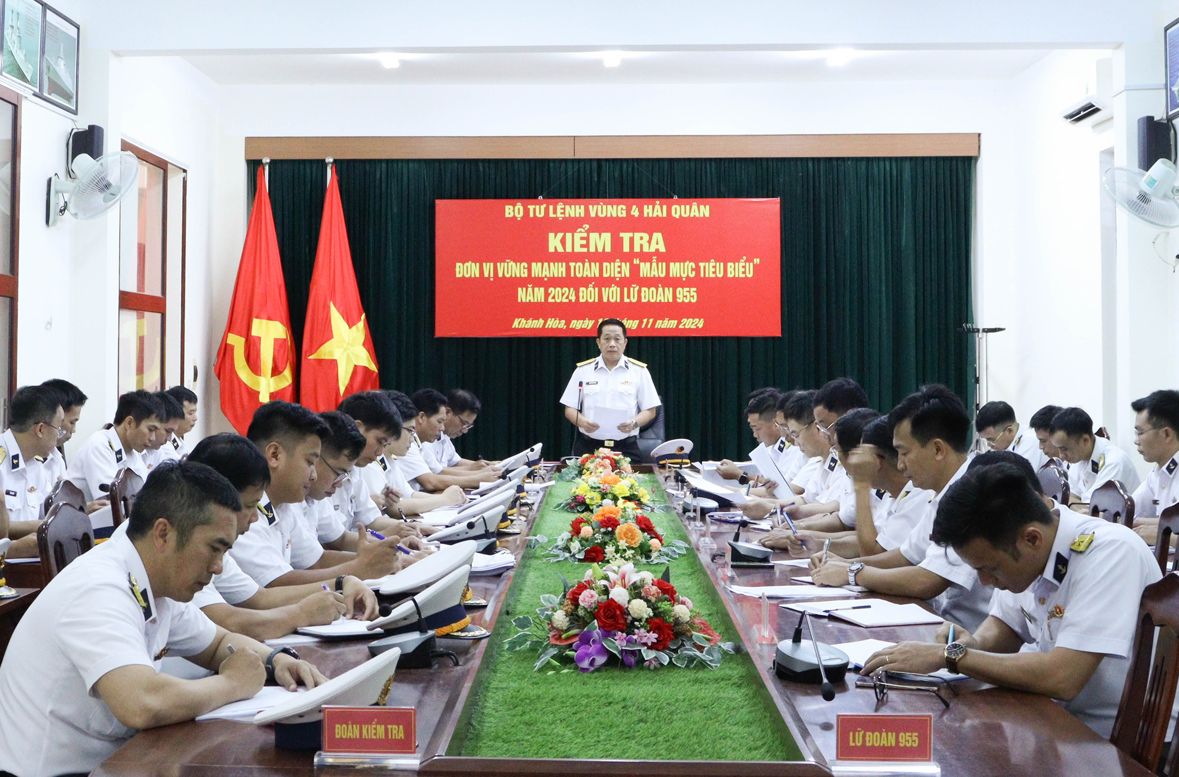 Bộ Tư lệnh Vùng 4 Hải quân kiểm tra đơn vị vững mạnh toàn diện tại Lữ đoàn 955