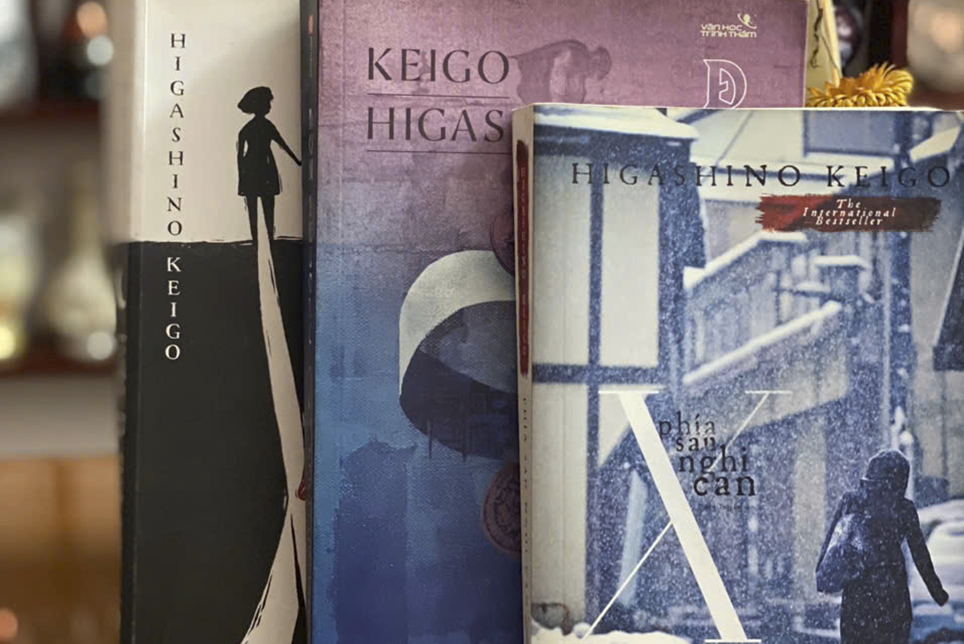 Higashino Keigo - Hấp dẫn với dòng trinh thám phi truyền thống