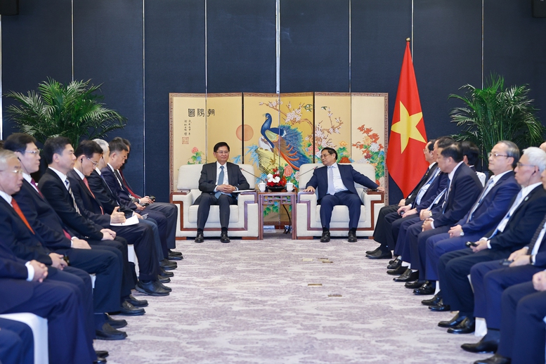 Thủ tướng Phạm Minh Chính tiếp Chủ tịch Quảng Tây (Trung Quốc)