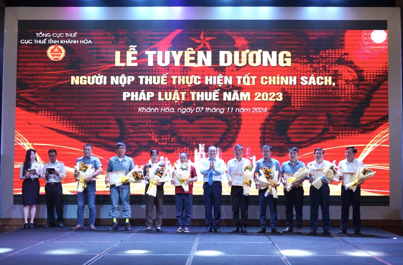 Tuyên dương 34 doanh nghiệp thực hiện tốt chính sách, pháp luật thuế