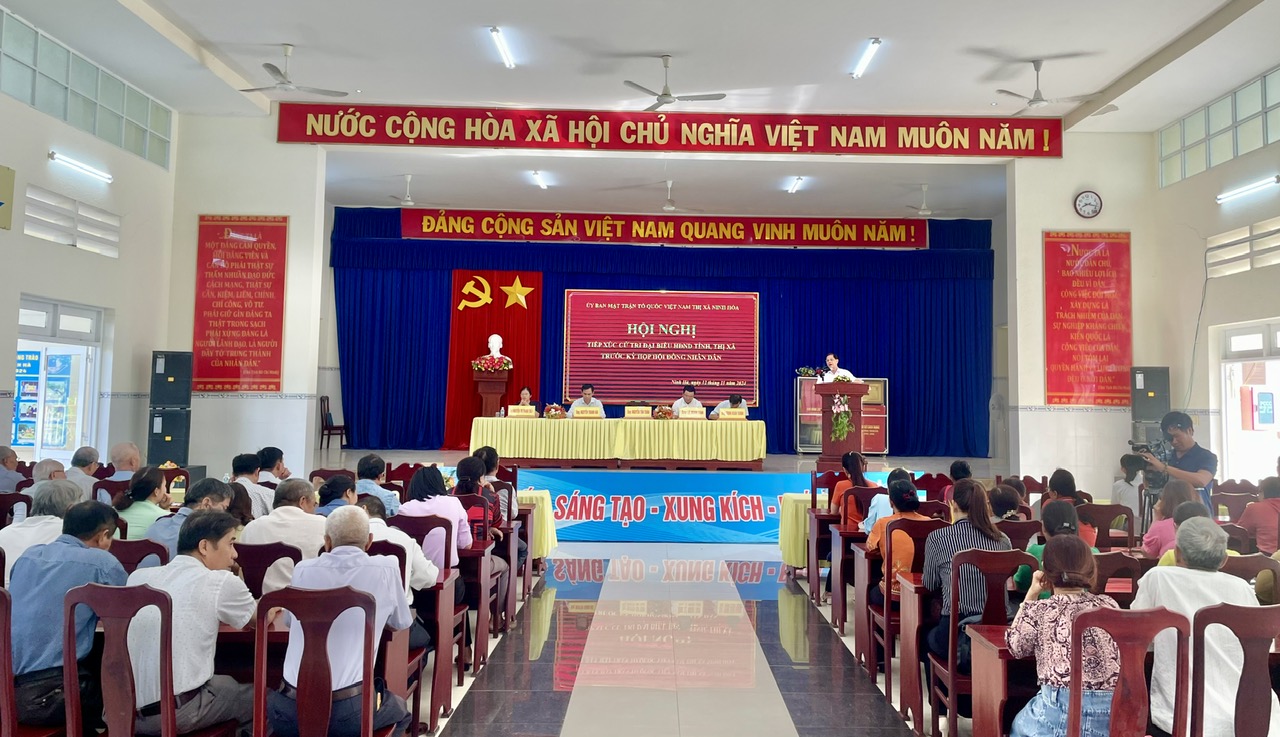 Chủ tịch UBND tỉnh Nguyễn Tấn Tuân tiếp xúc cử tri các phường Ninh Giang, Ninh Hiệp, Ninh Hà (thị xã Ninh Hòa)