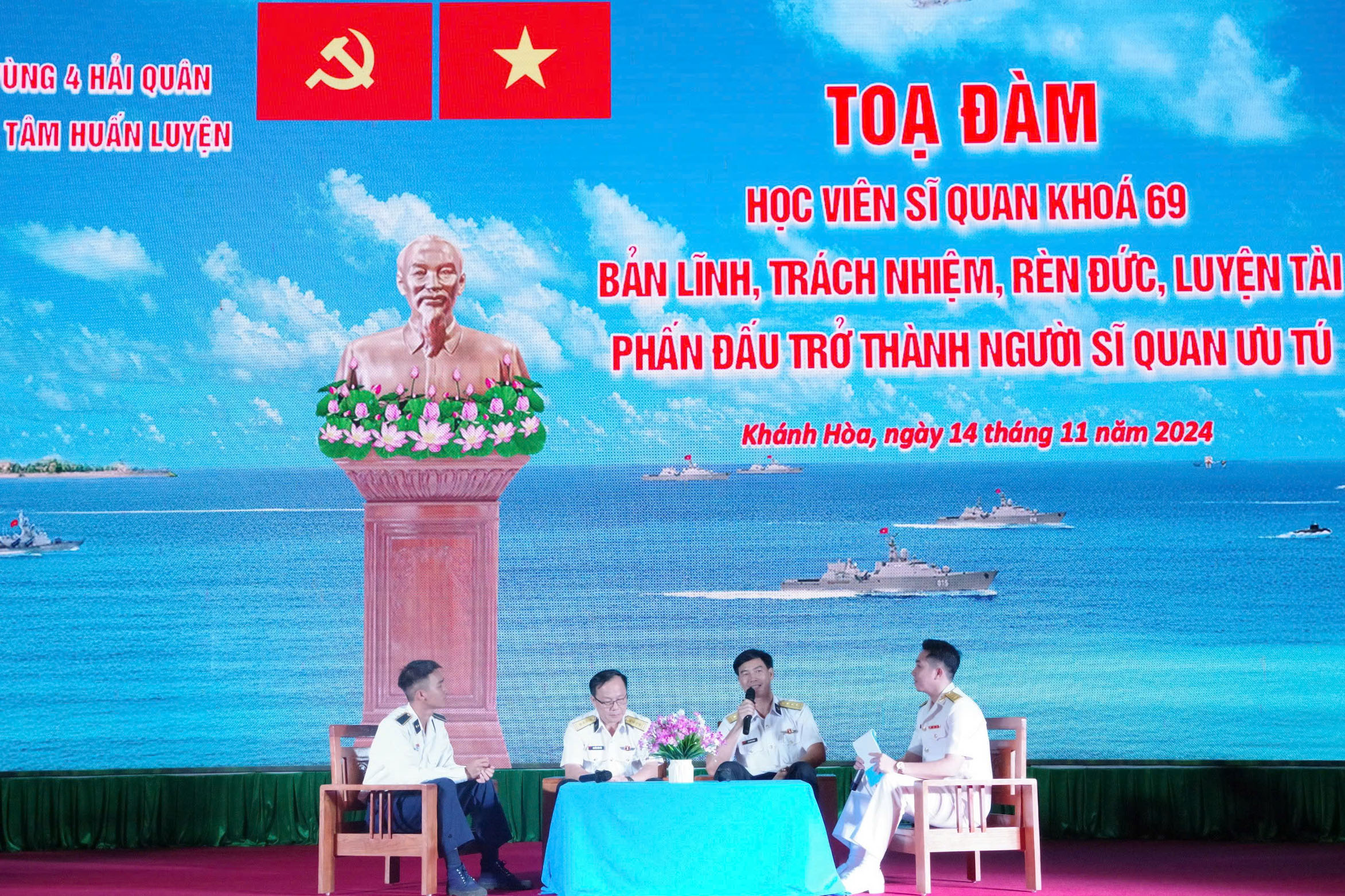 Trung tâm Huấn luyện Vùng 4 Hải quân: Tọa đàm cán bộ, học viên đào tạo sĩ quan cấp phân đội khóa 69 Học viện Hải quân