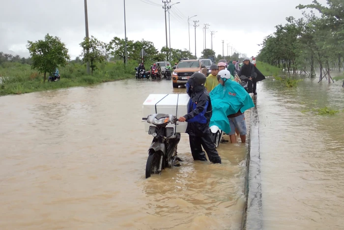 Không được chủ quan, lơ là; cần tập trung ứng phó mưa lũ