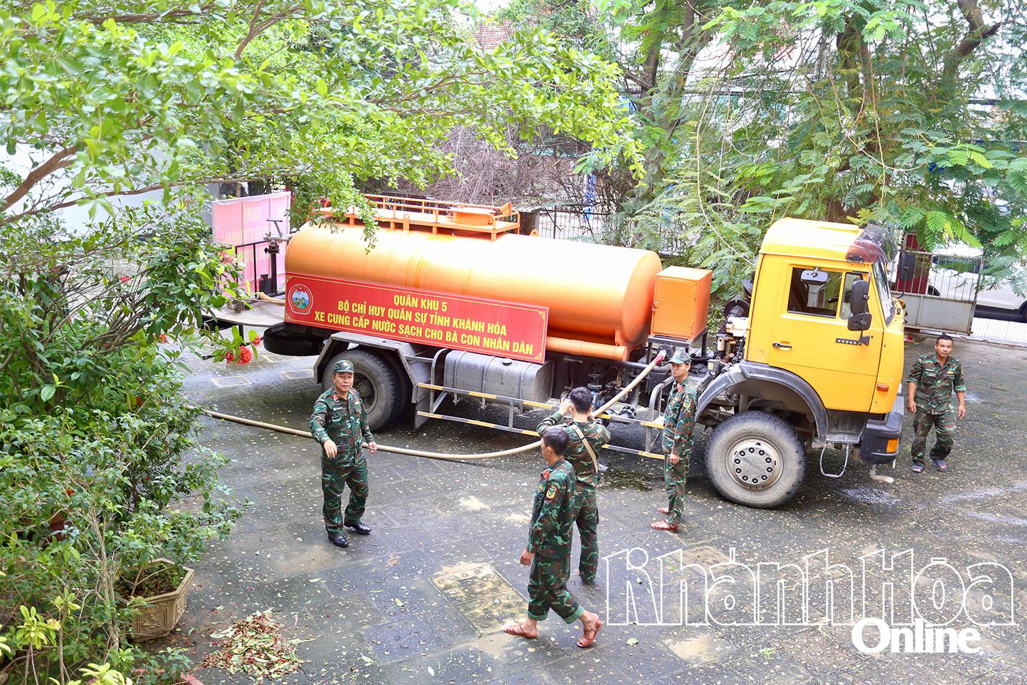 The provincial military provided clean water for the kitchen 

