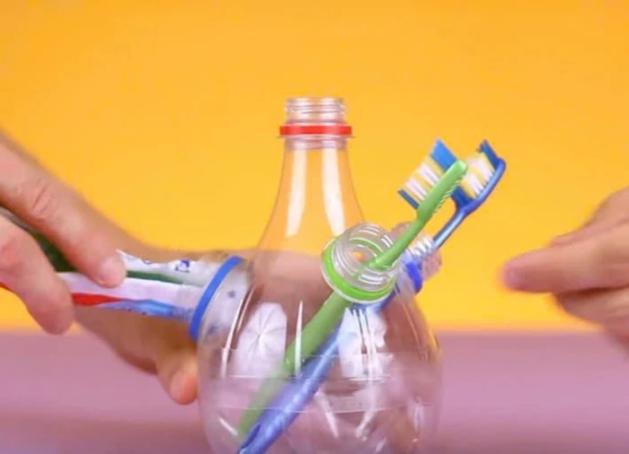 Tái sử dụng chai nhựa, hiểm họa khó lường