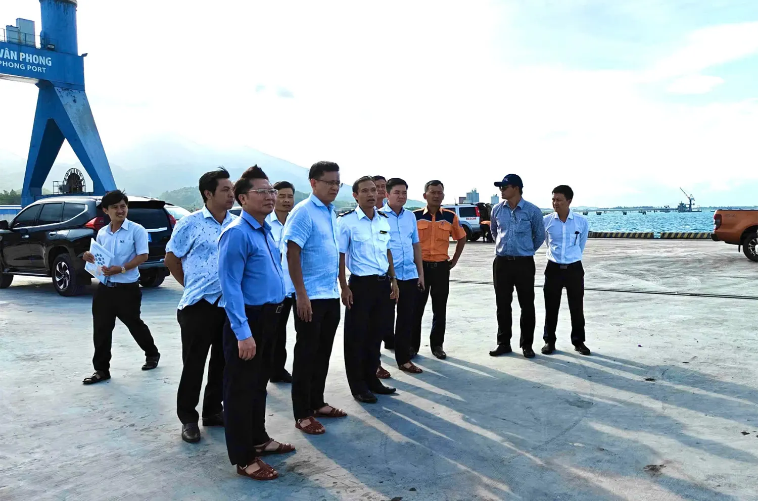 Cục trưởng Cục Hàng hải và Đường thủy Việt Nam kiểm tra công tác phòng, chống bão số 13 tại vùng cảng biển Khánh Hòa