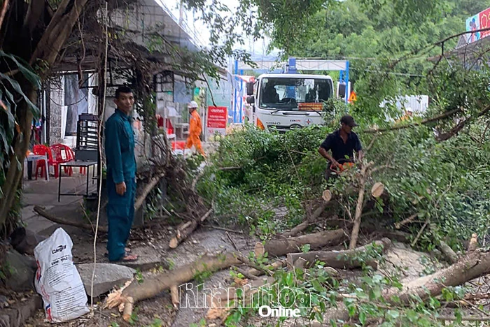 Xã Cam Hiệp triển khai các phương án phòng, chống cơn bão số 13